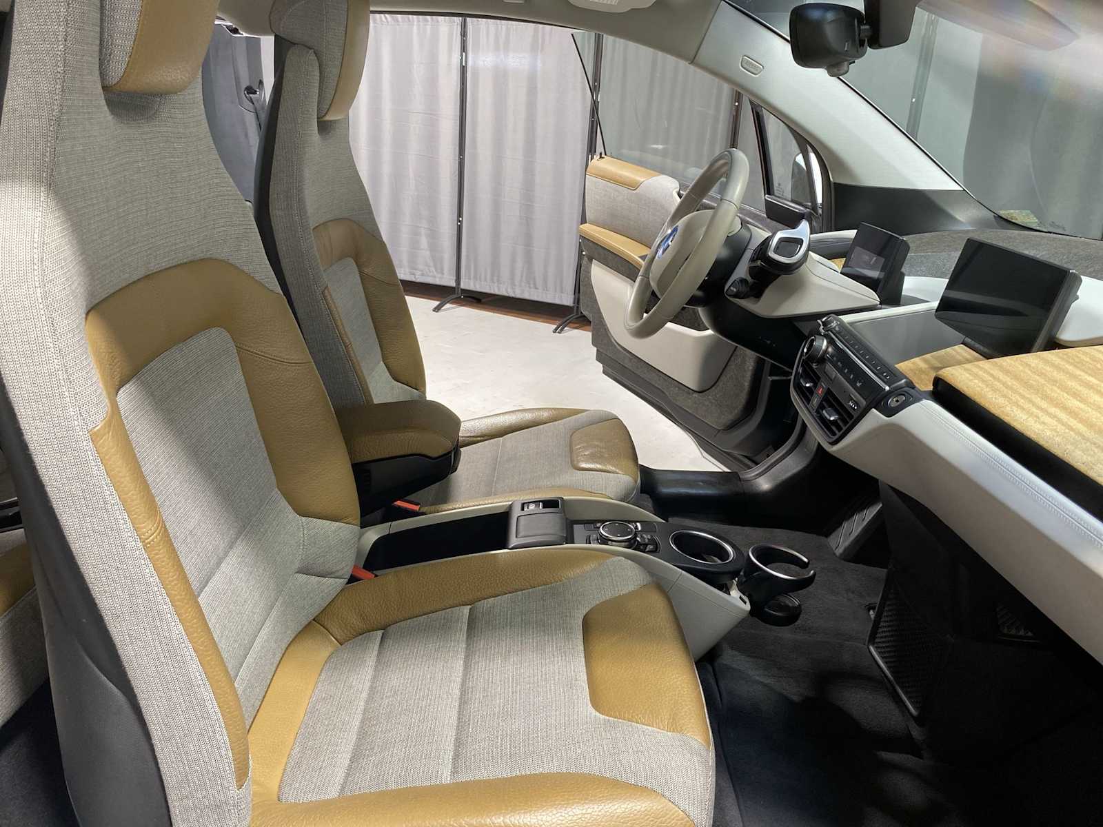 Thumbnail: 2014 BMW i3 - 14