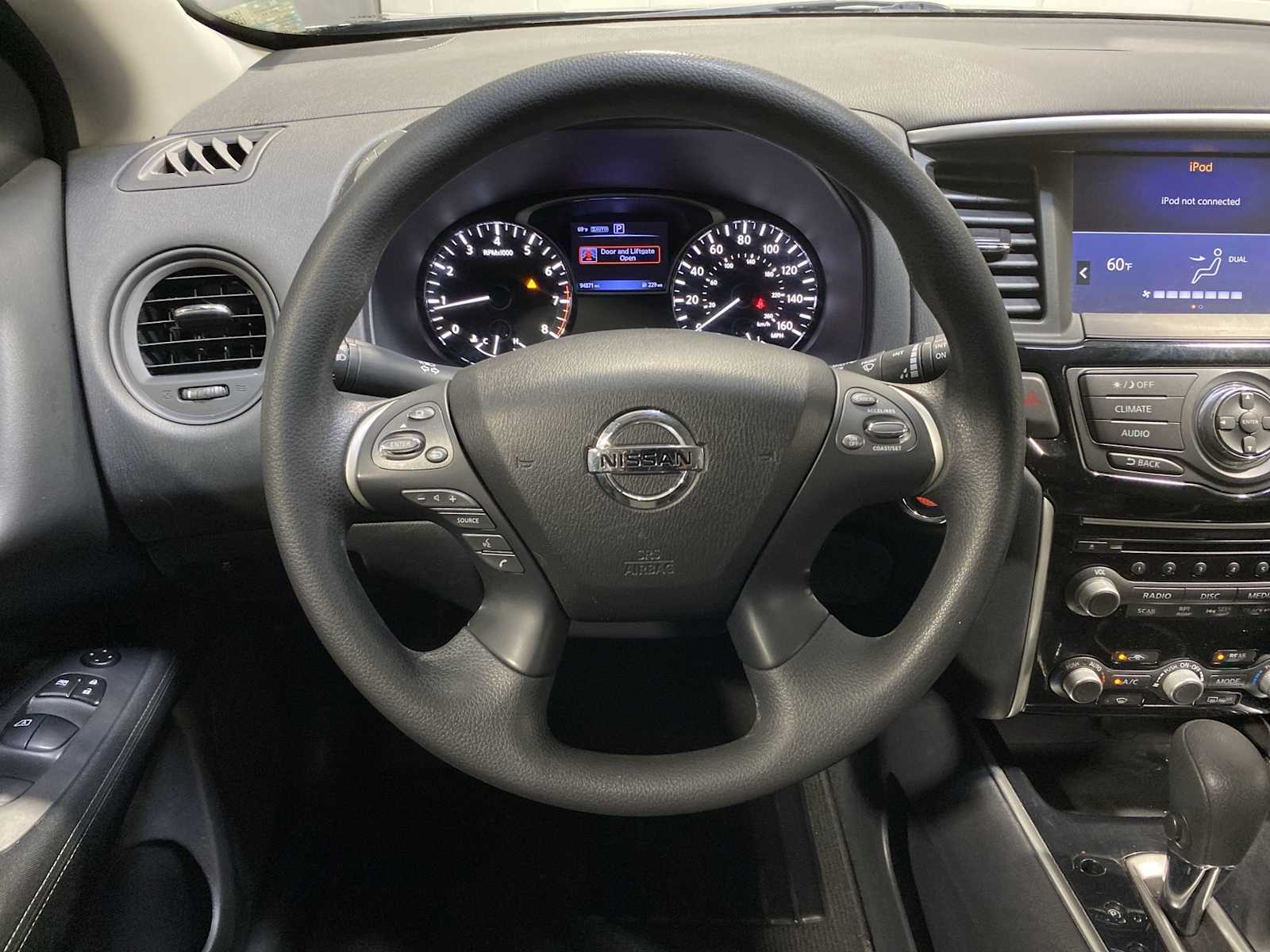 Thumbnail: 2017 Nissan Pathfinder - 15