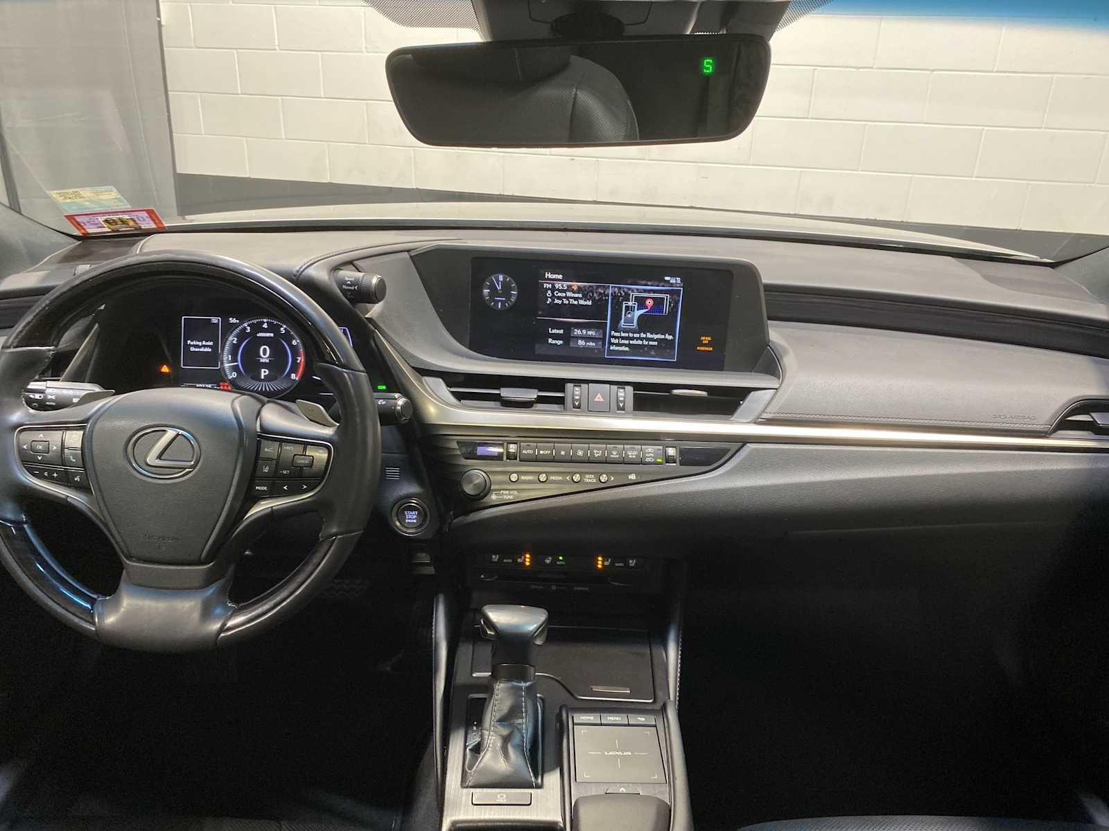 Thumbnail: 2019 Lexus ES - 10