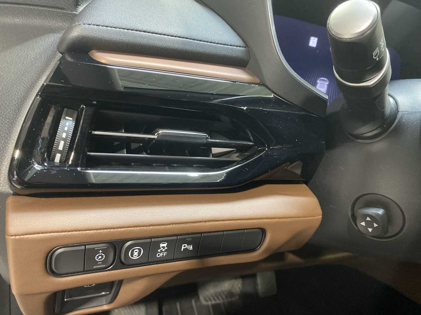 Thumbnail: 2023 Acura MDX - 24