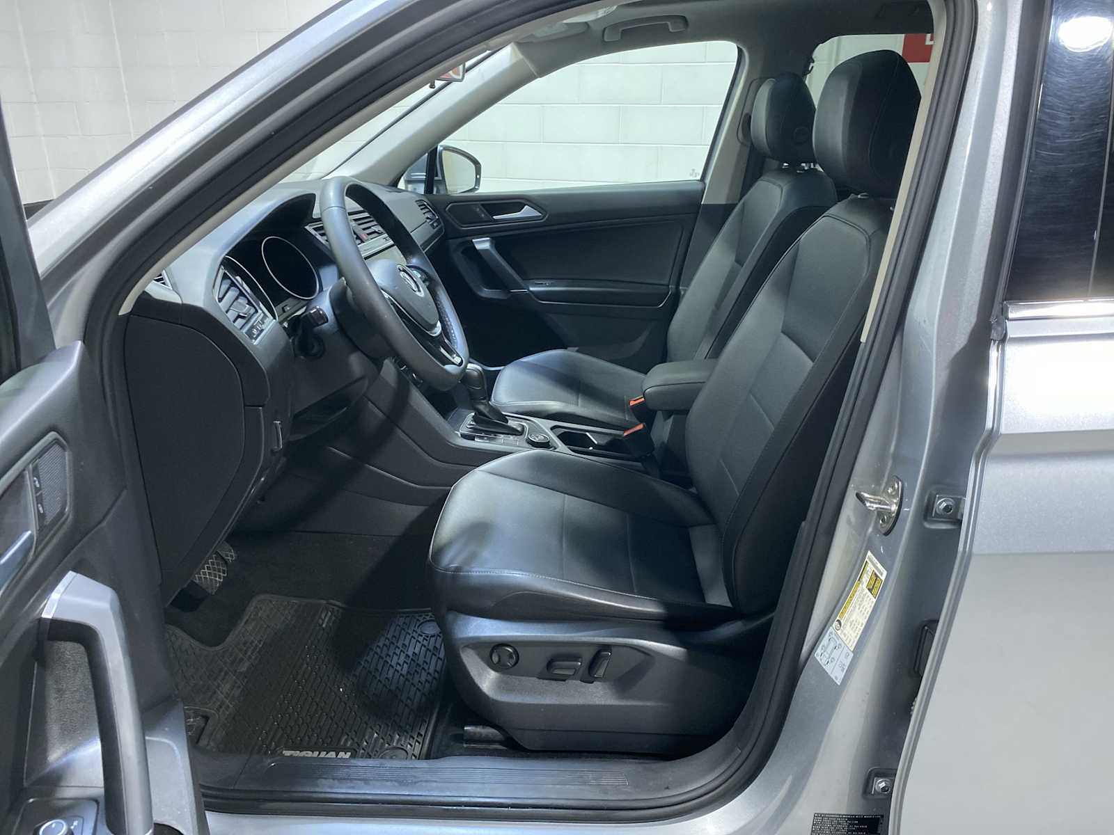 Thumbnail: 2020 Volkswagen Tiguan - 2