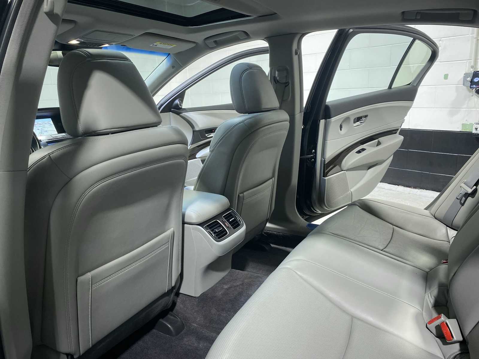 Thumbnail: 2014 Acura RLX - 12