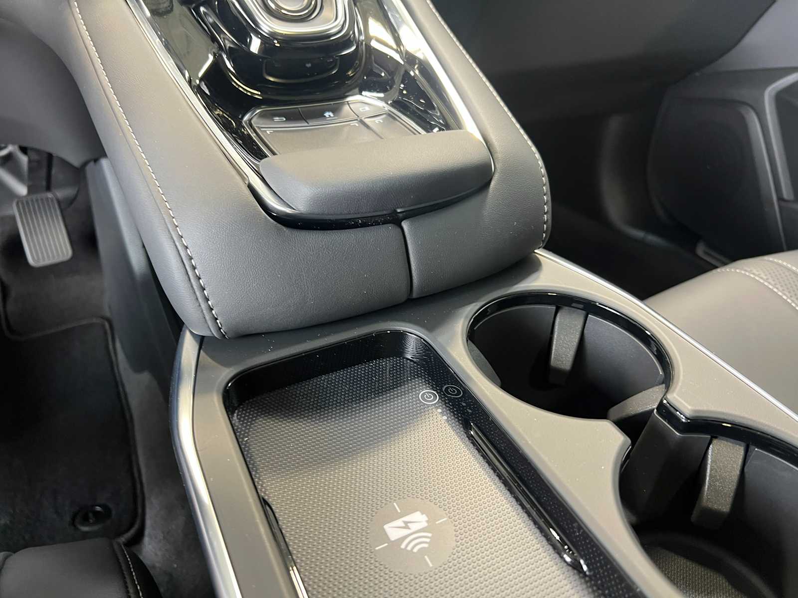 Thumbnail: 2026 Acura RDX - 22