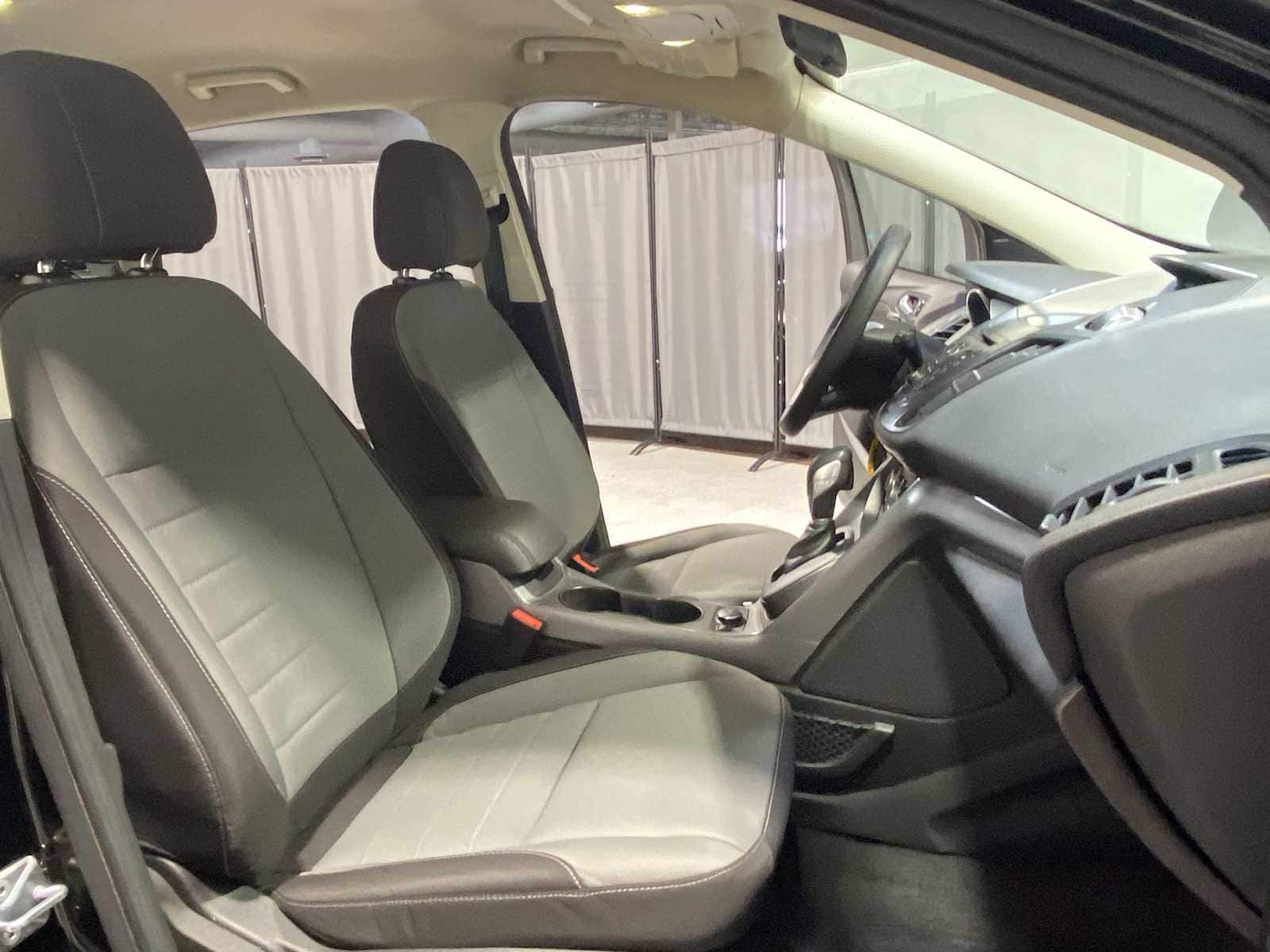 Thumbnail: 2016 Ford Escape - 14