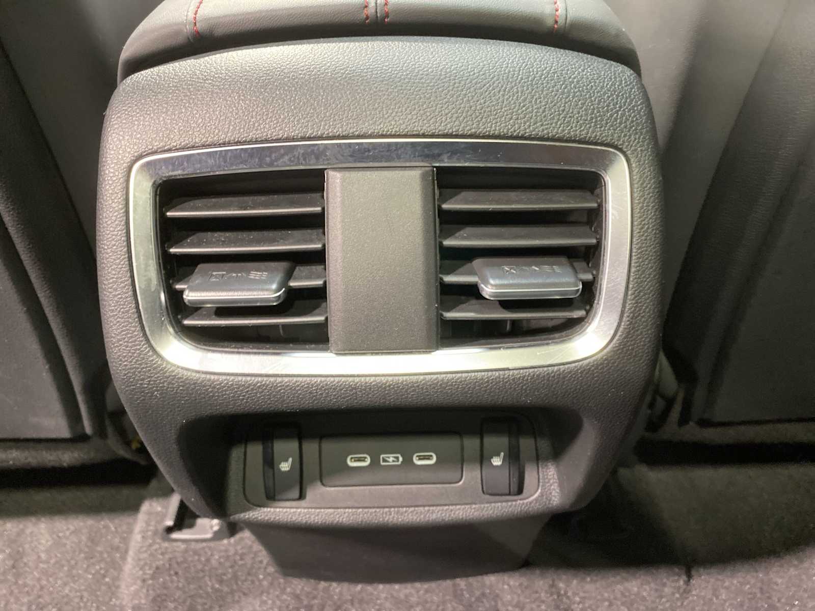 Thumbnail: 2025 Acura RDX - 25