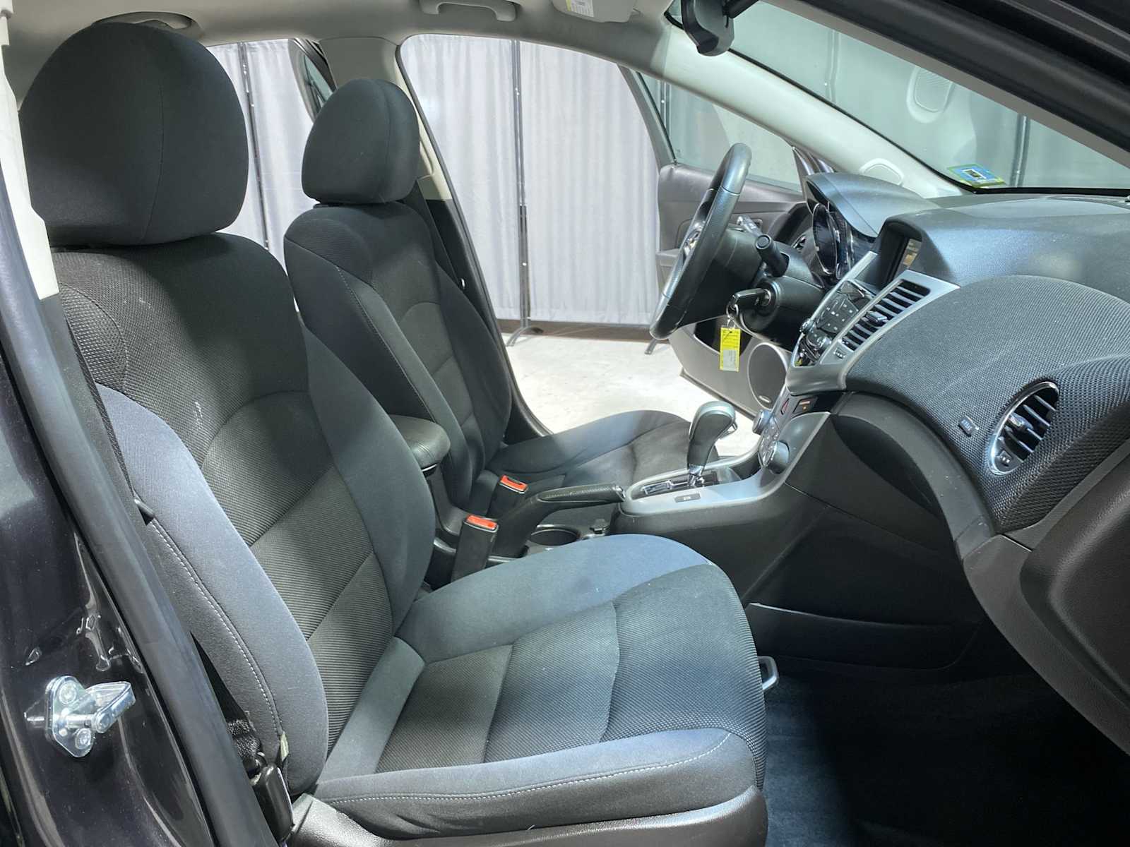 Thumbnail: 2016 Chevrolet Cruze - 14