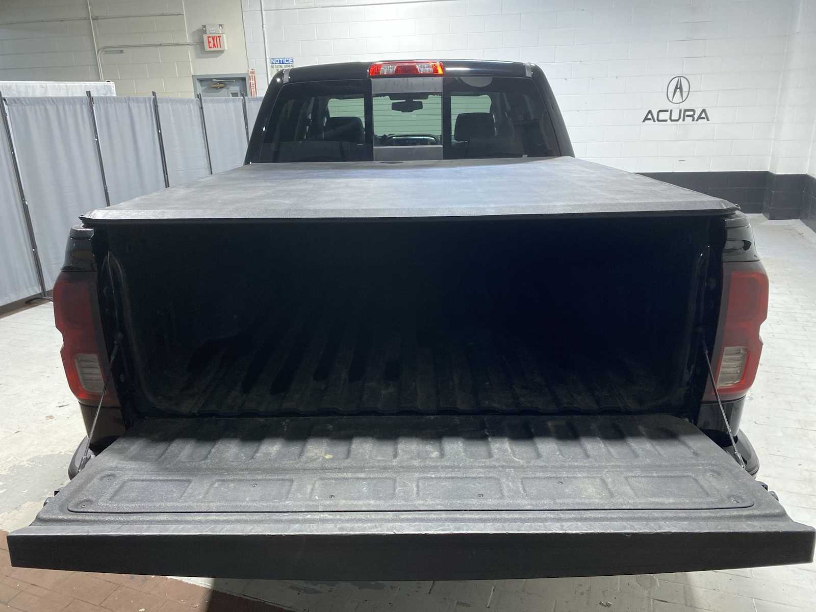 Thumbnail: 2018 Chevrolet Silverado 1500 - 18