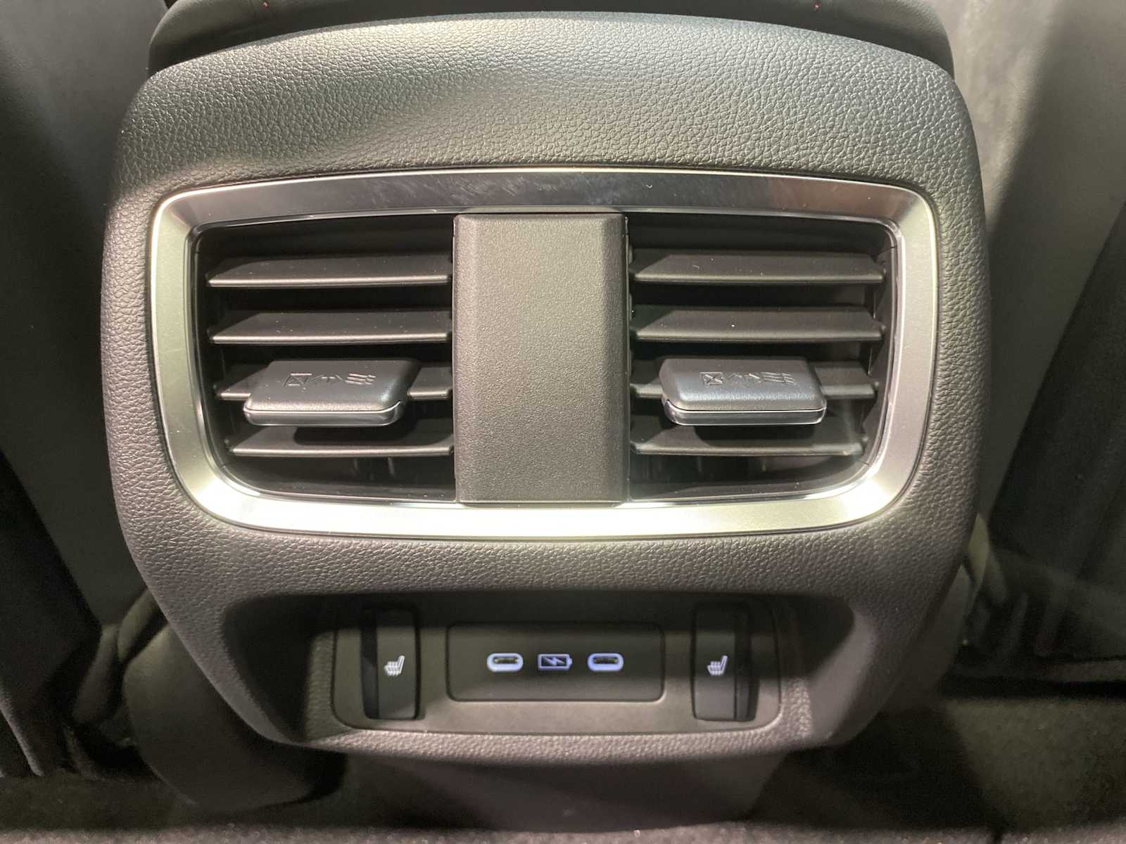 Thumbnail: 2025 Acura RDX - 25