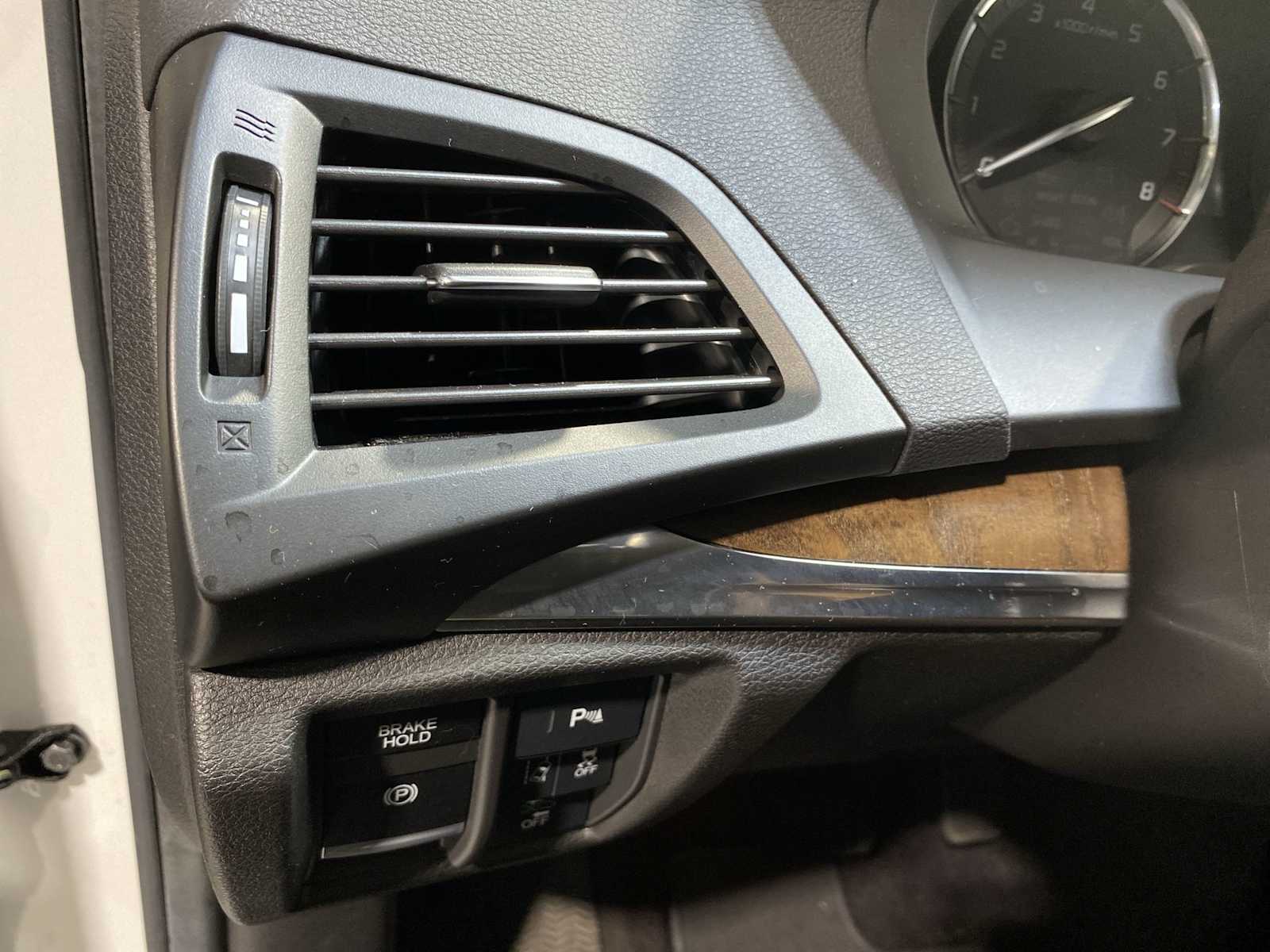 Thumbnail: 2020 Acura MDX - 23
