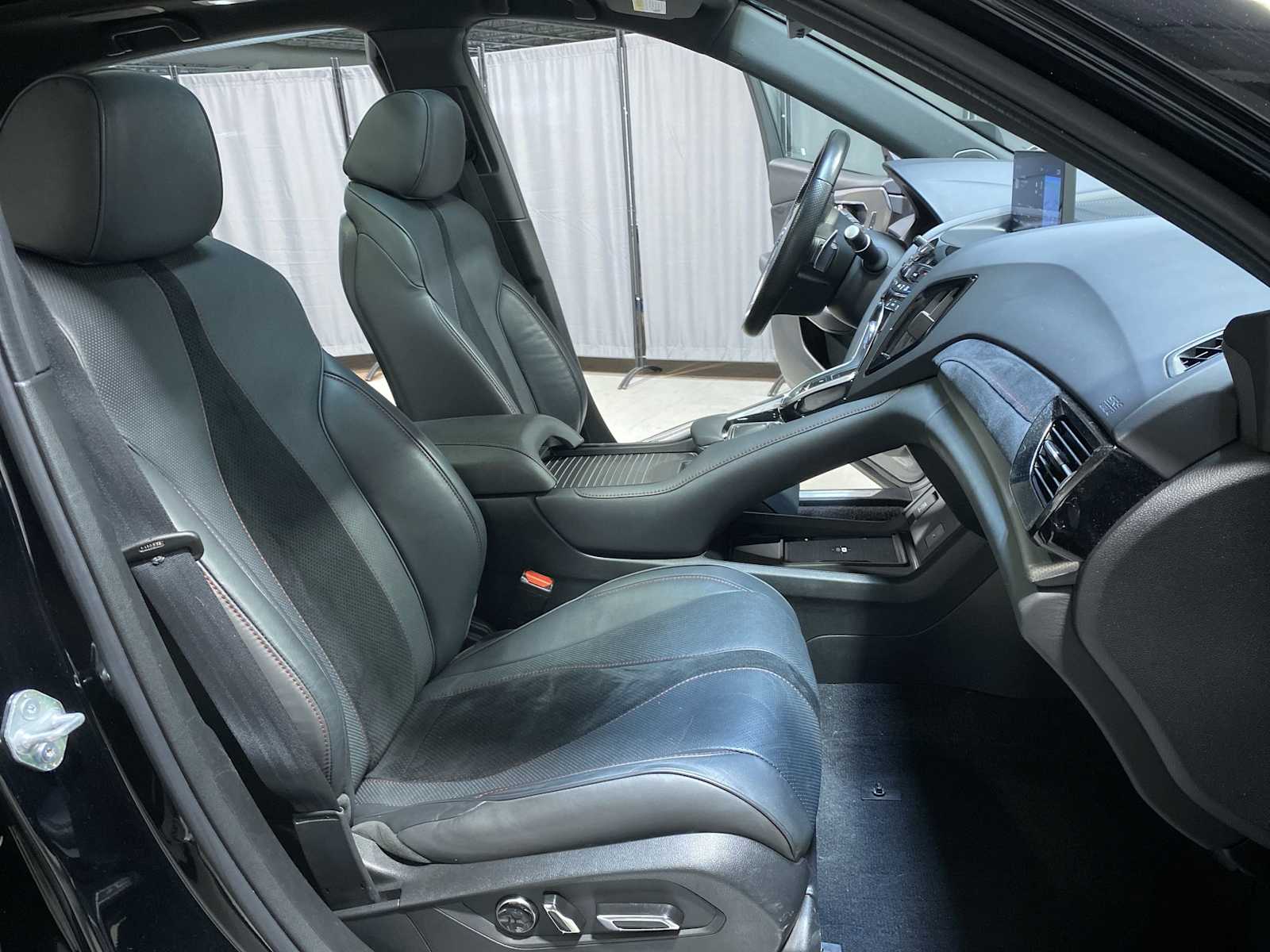 Thumbnail: 2023 Acura RDX - 14