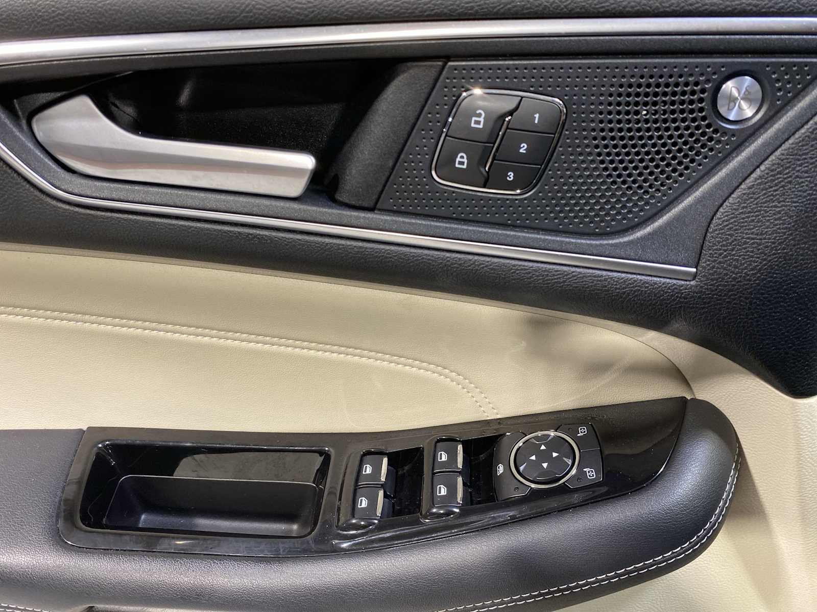 Thumbnail: 2019 Ford Edge - 23