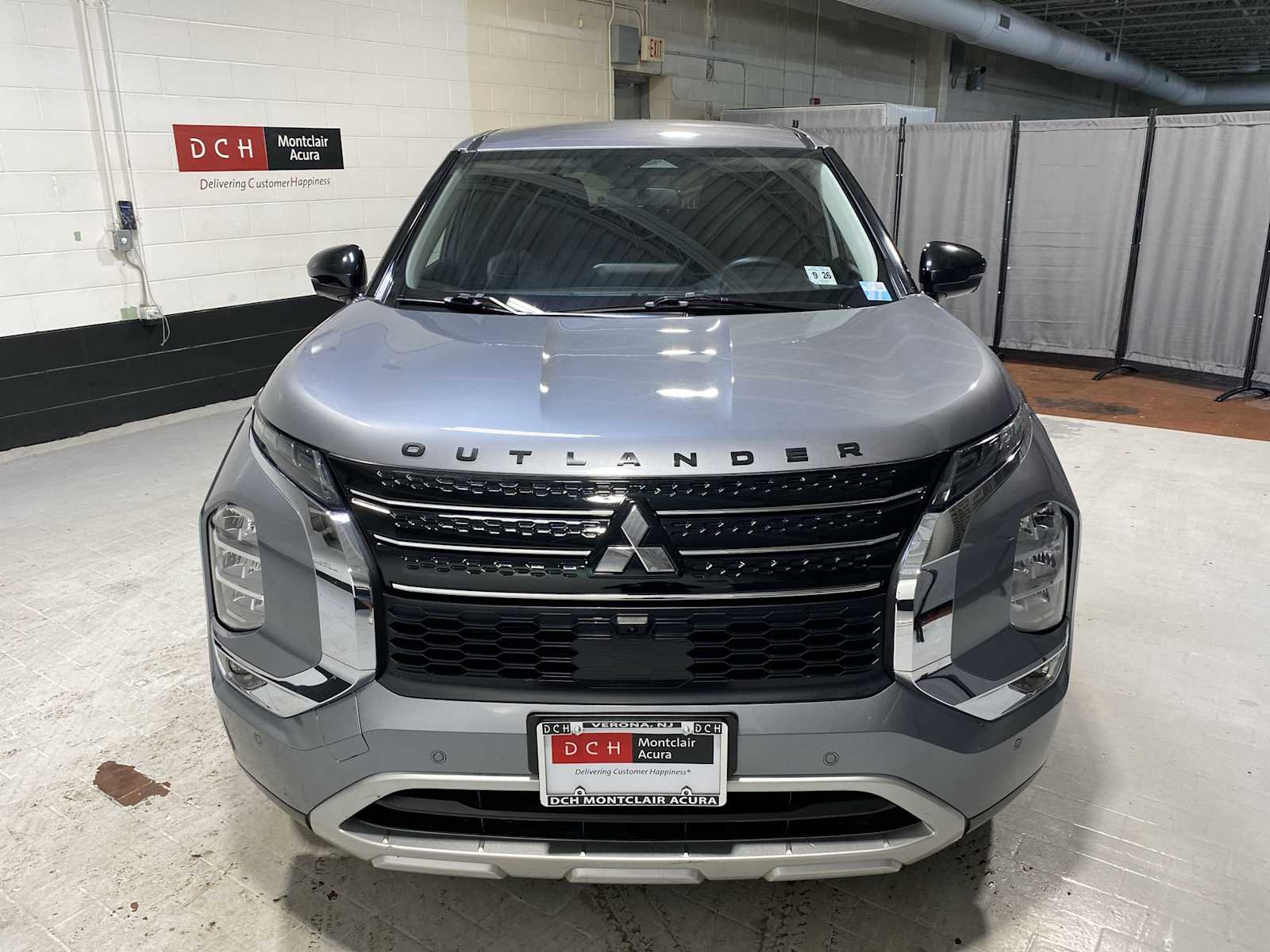 Thumbnail: 2022 Mitsubishi Outlander - 6