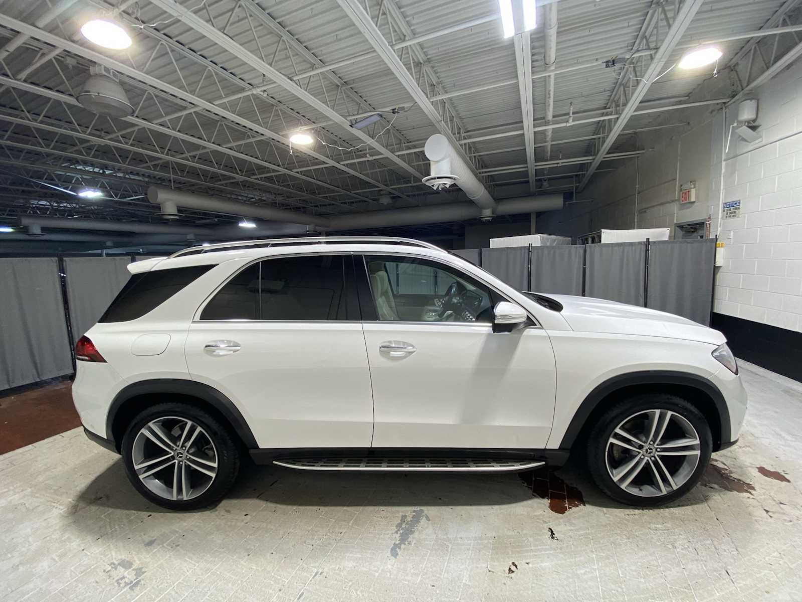 Thumbnail: 2022 Mercedes-Benz GLE - 26