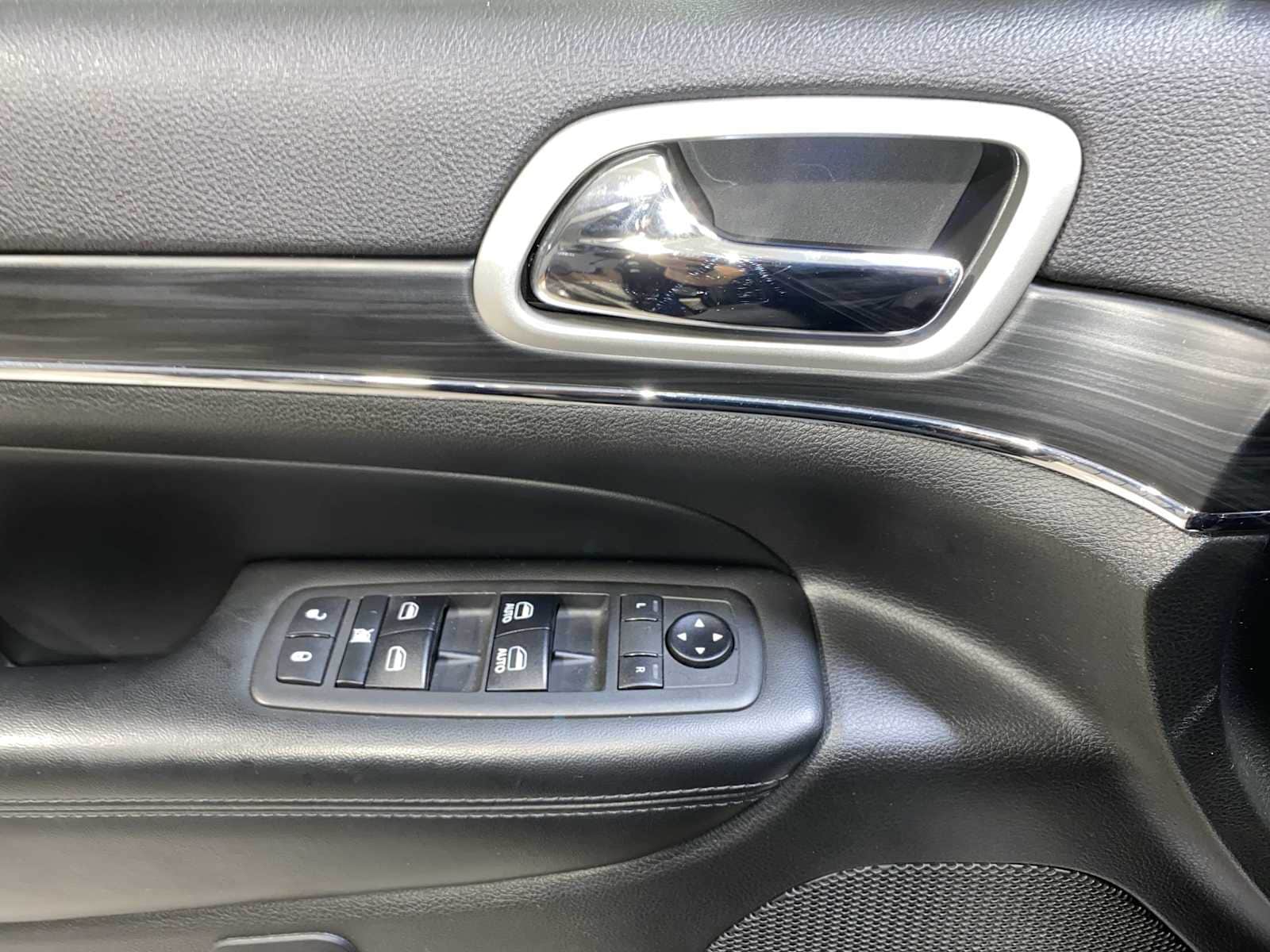 Thumbnail: 2019 Jeep Grand Cherokee - 23