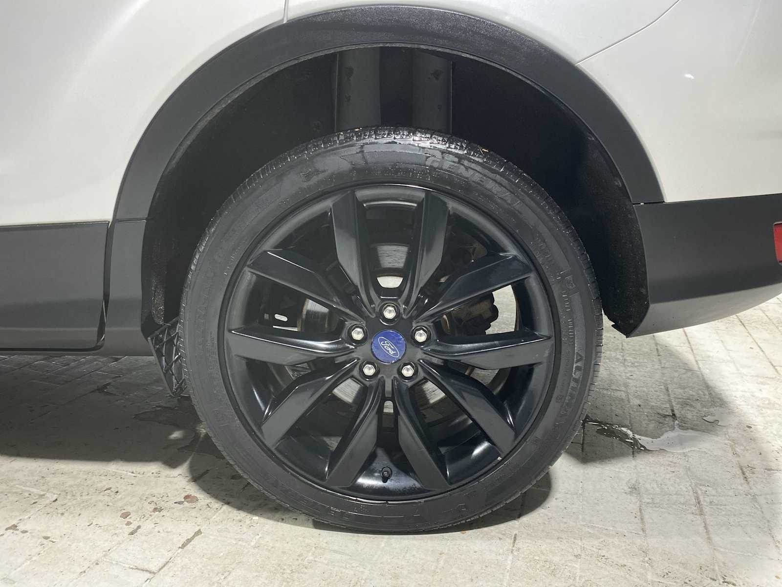 Thumbnail: 2017 Ford Escape - 8