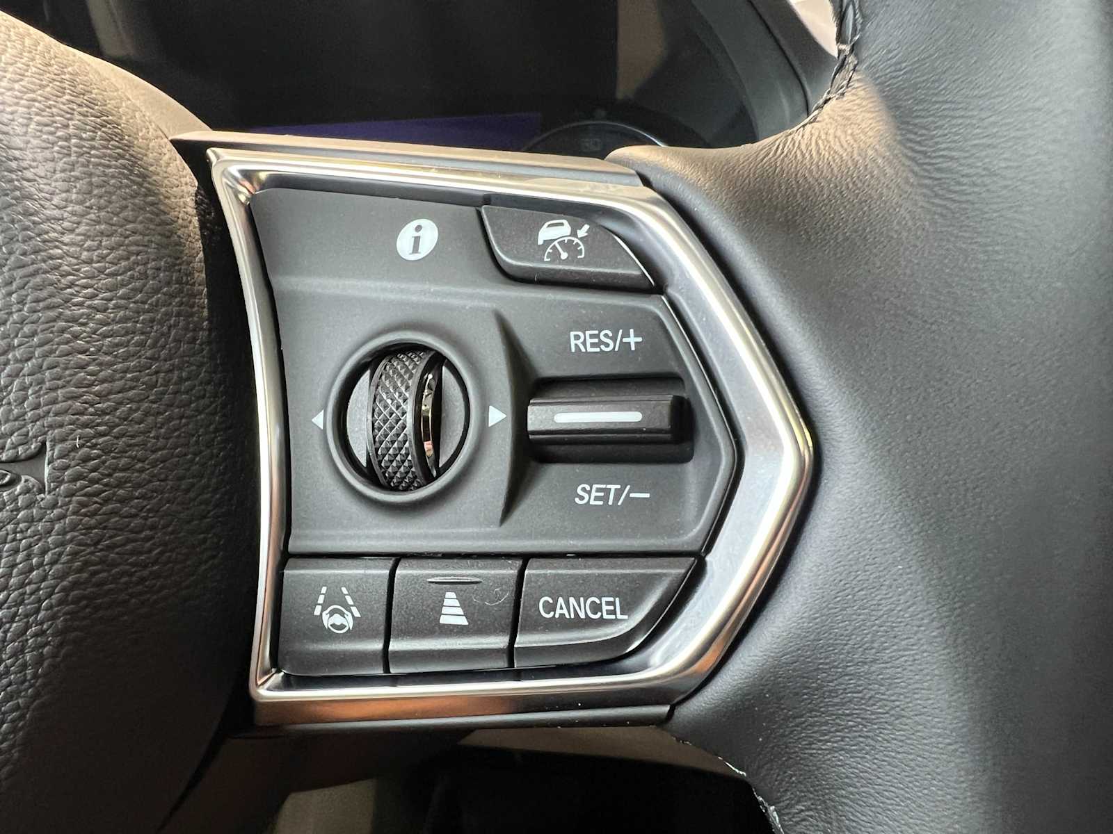 Thumbnail: 2025 Acura RDX - 17