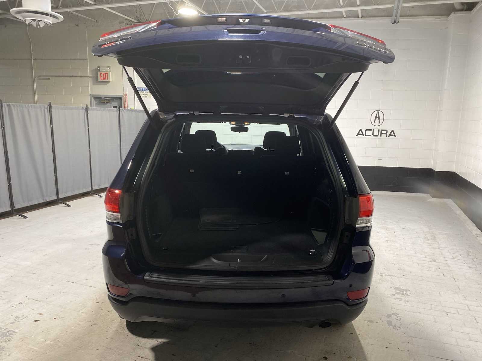 Thumbnail: 2017 Jeep Grand Cherokee - 19