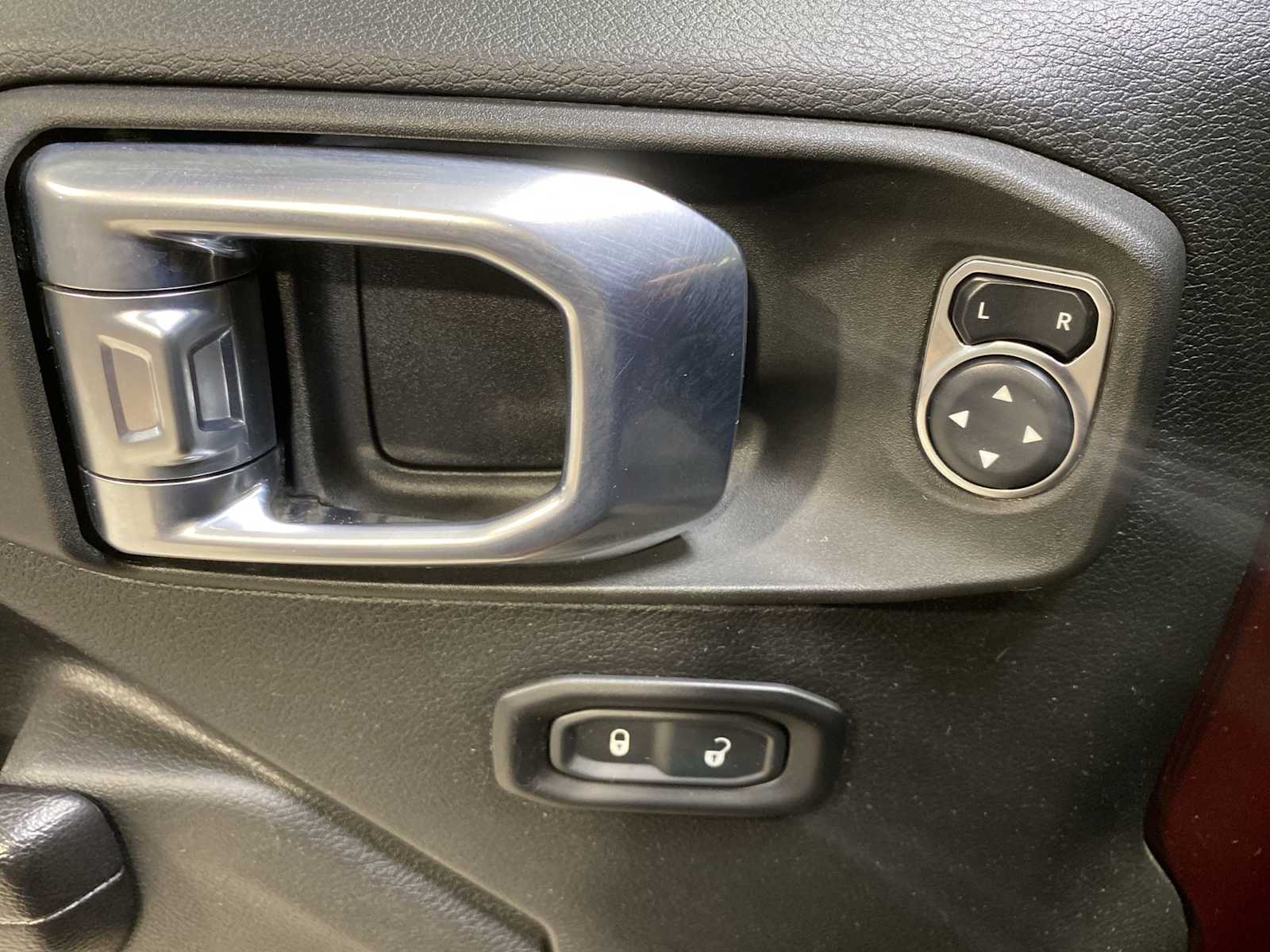 Thumbnail: 2021 Jeep Wrangler - 23