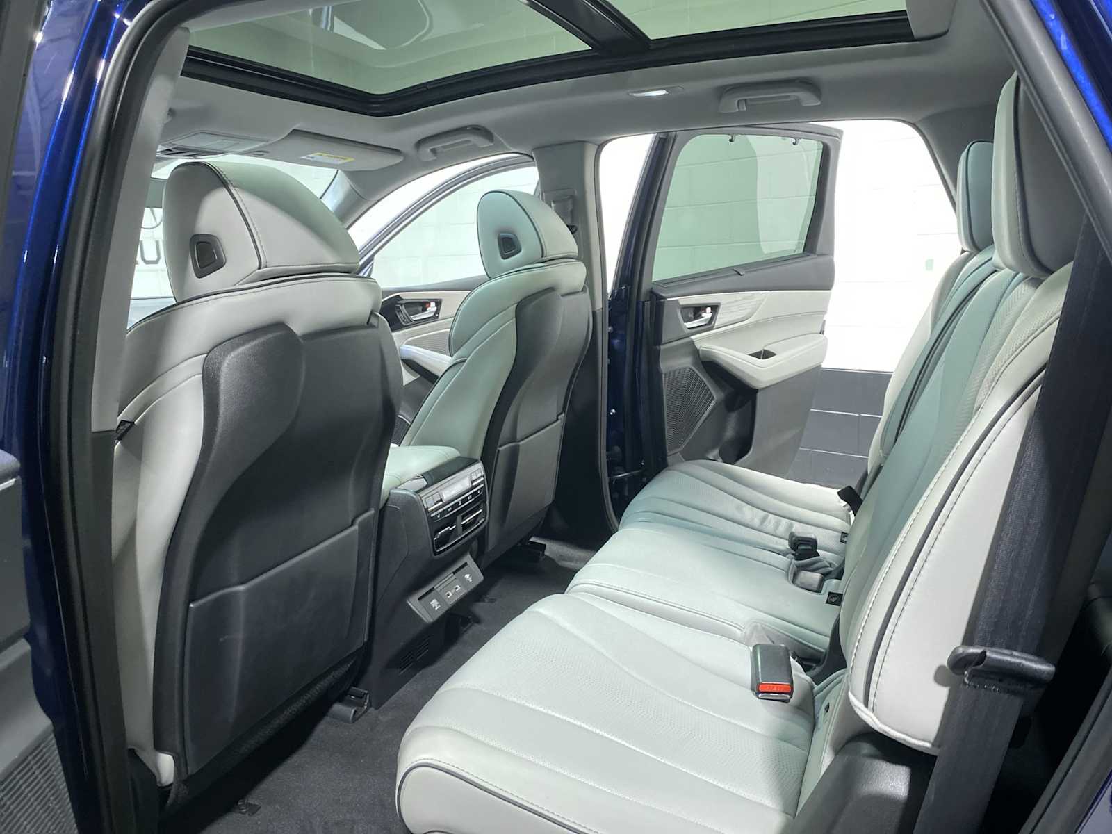 Thumbnail: 2023 Acura MDX - 12