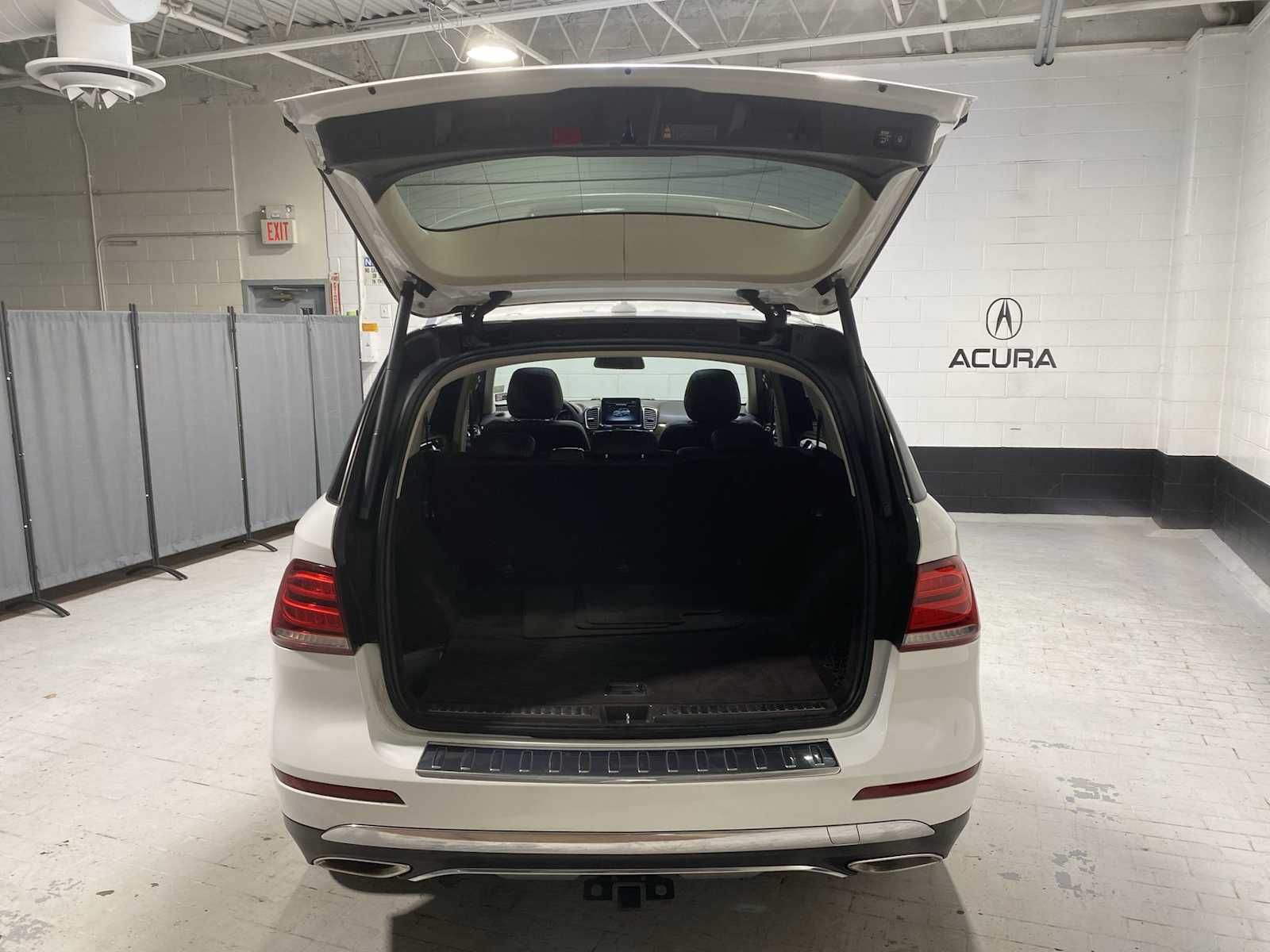 Thumbnail: 2016 Mercedes-Benz GLE - 19