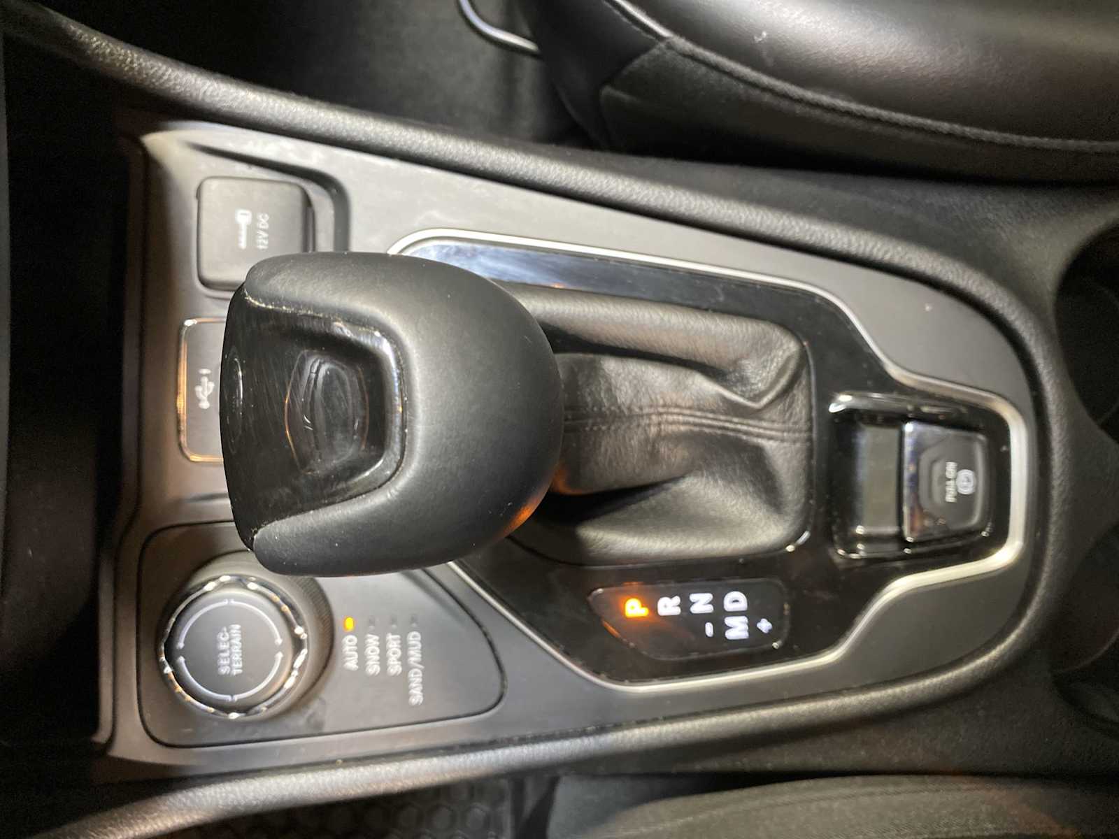 Thumbnail: 2020 Jeep Cherokee - 17