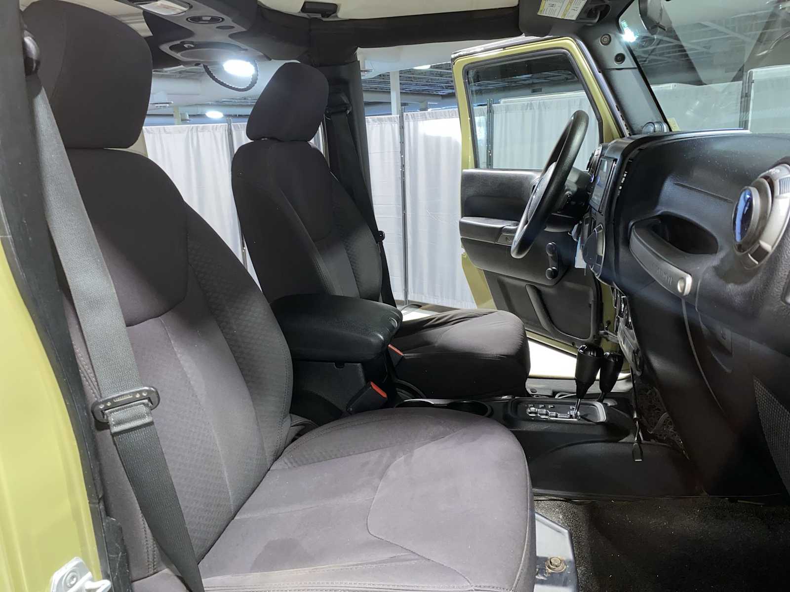 Thumbnail: 2013 Jeep Wrangler - 14