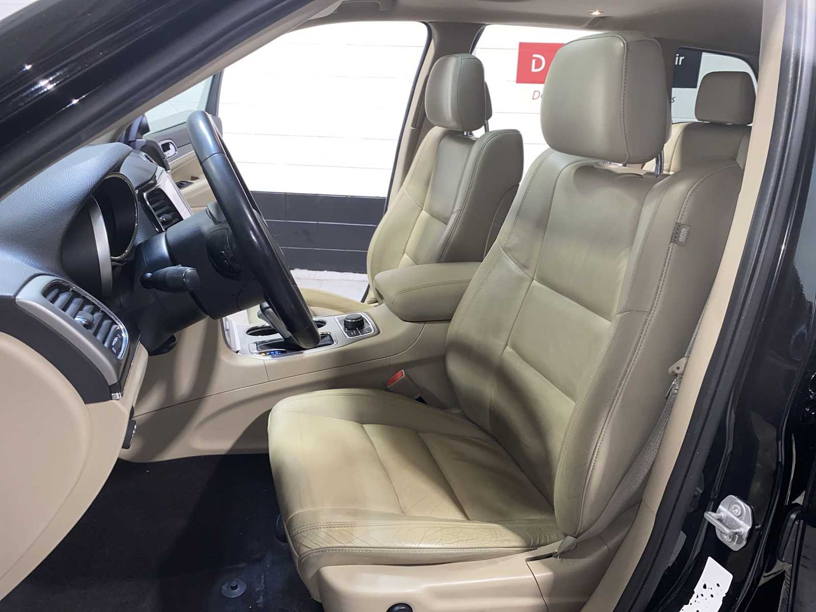 Thumbnail: 2019 Jeep Grand Cherokee - 11