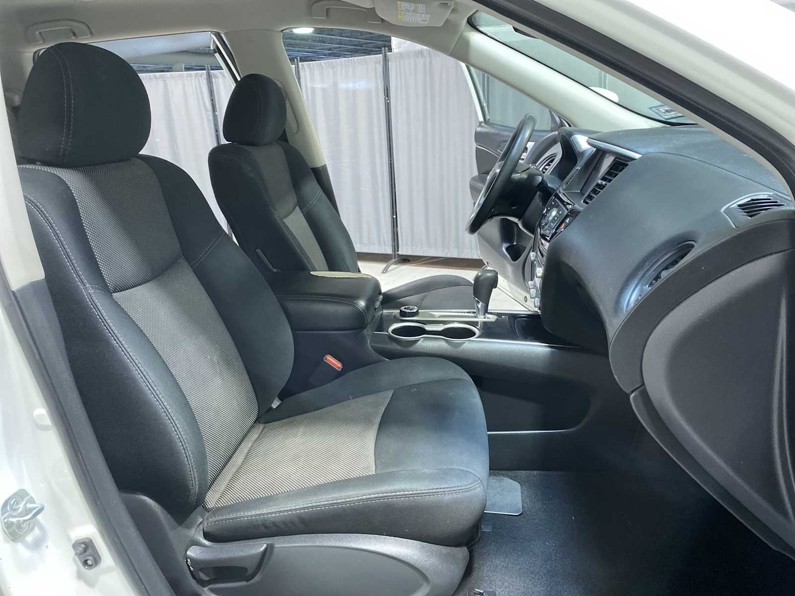 Thumbnail: 2019 Nissan Pathfinder - 14