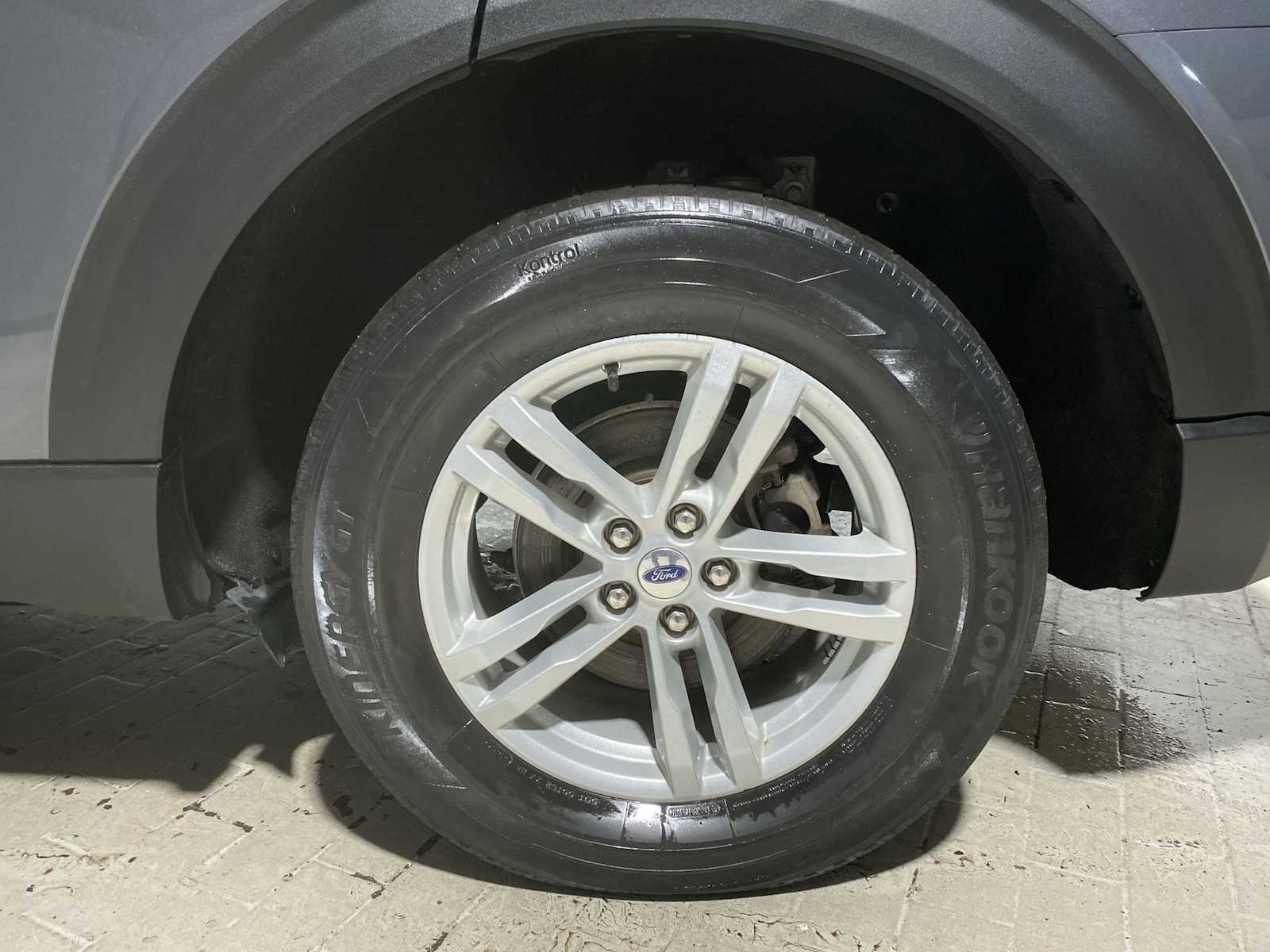 Thumbnail: 2022 Ford Explorer - 8