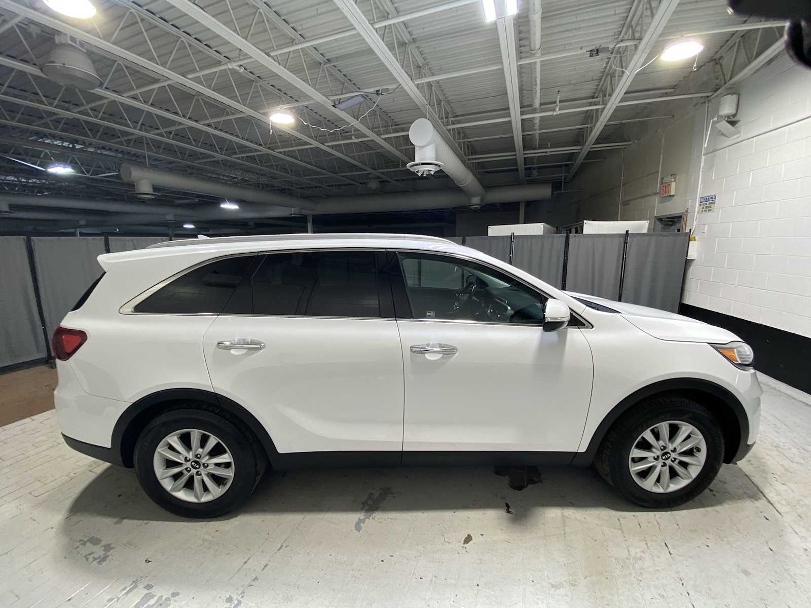 Thumbnail: 2019 Kia Sorento - 27