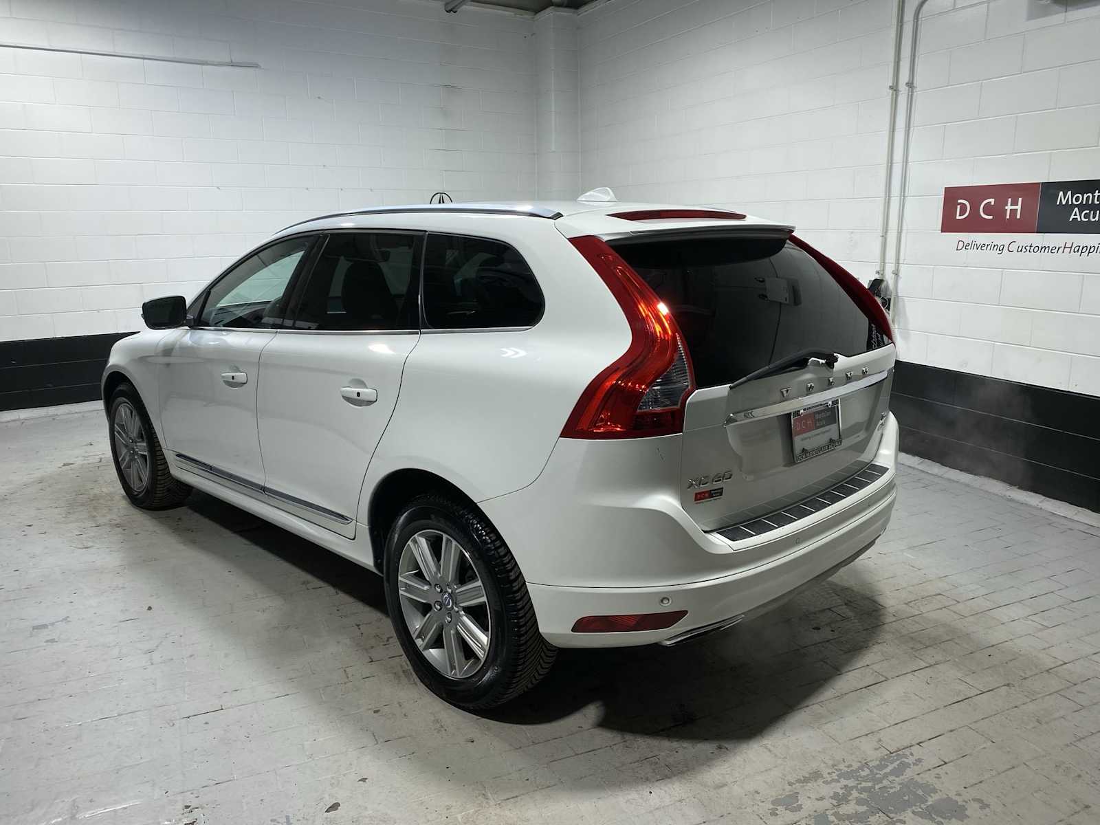 Thumbnail: 2016 Volvo XC60 - 4