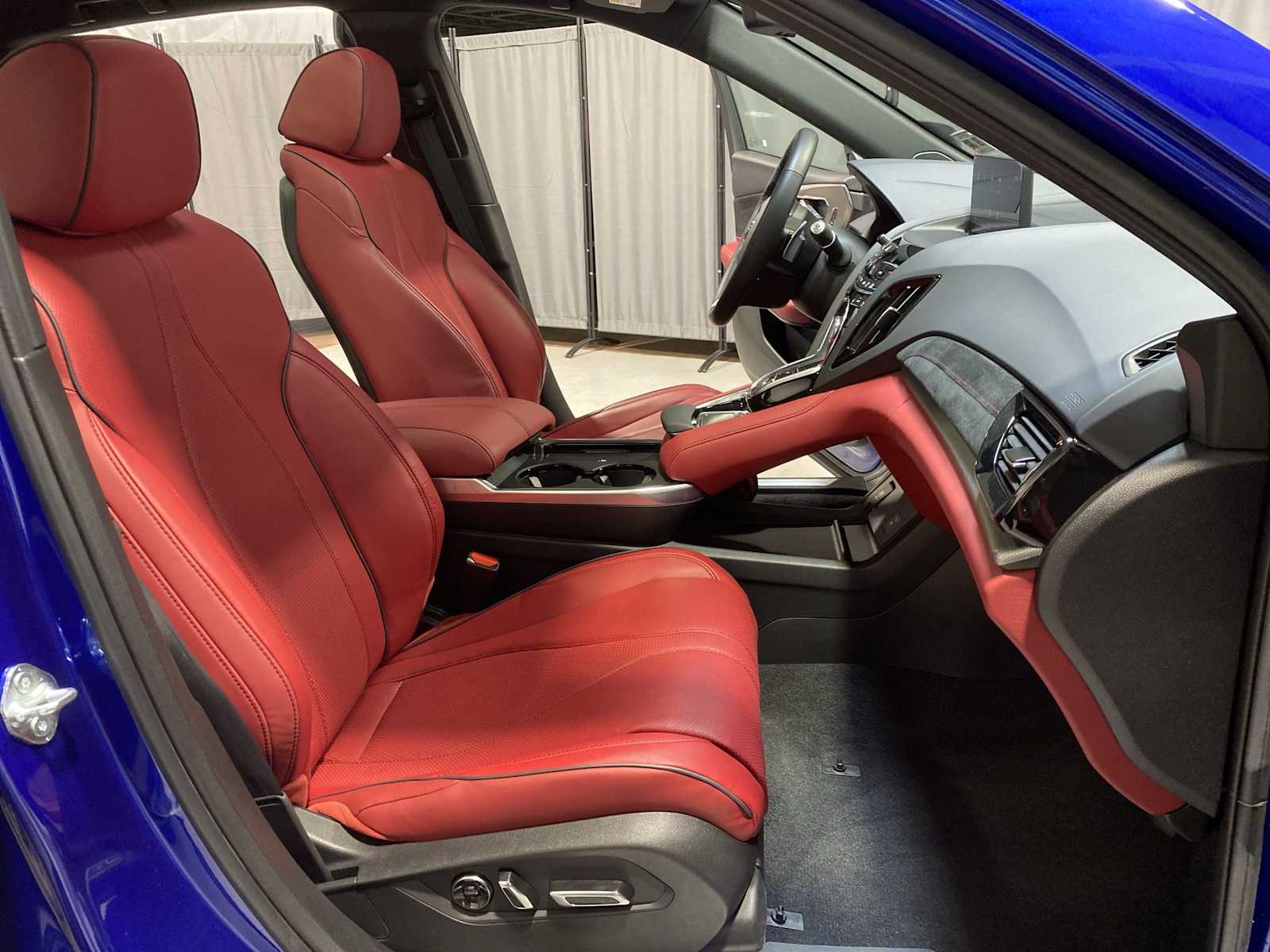 Thumbnail: 2025 Acura RDX - 14