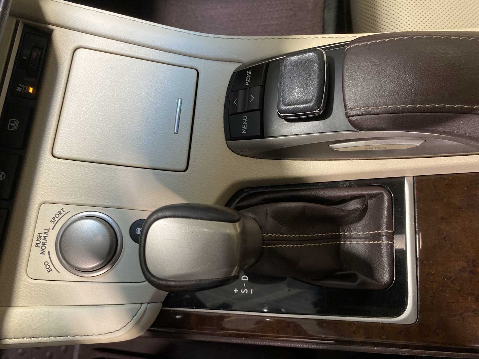 Thumbnail: 2016 Lexus ES - 17