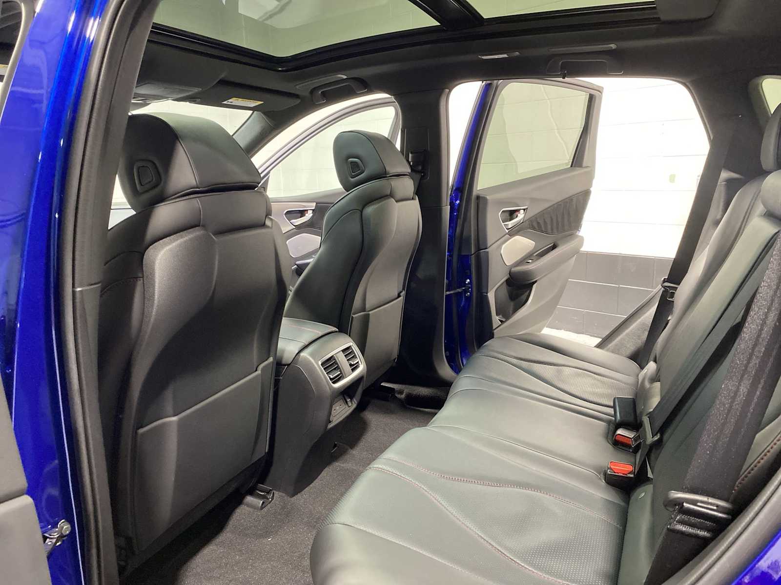 Thumbnail: 2025 Acura RDX - 12