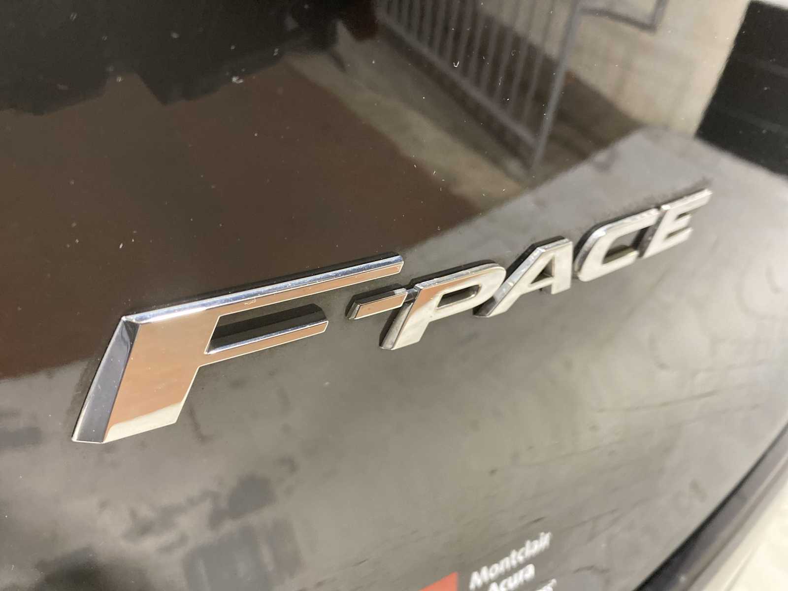 Thumbnail: 2017 Jaguar F-Pace - 7