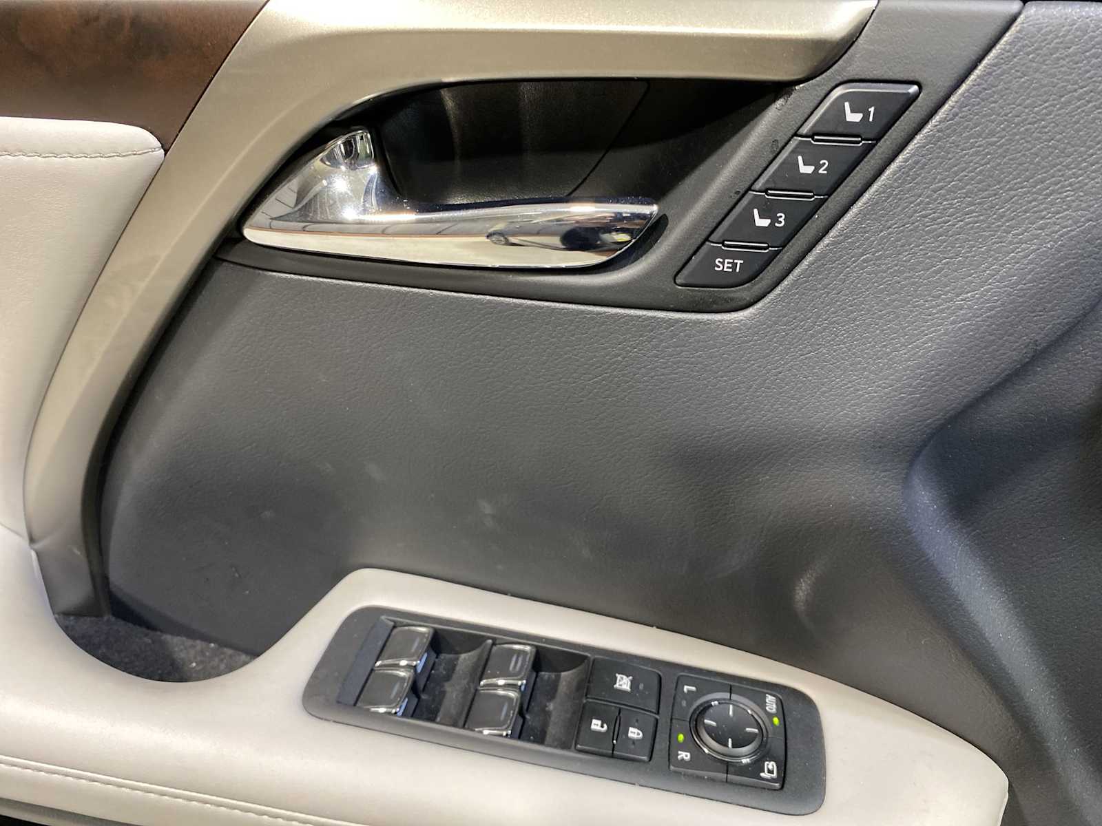 2022 Lexus RX  23