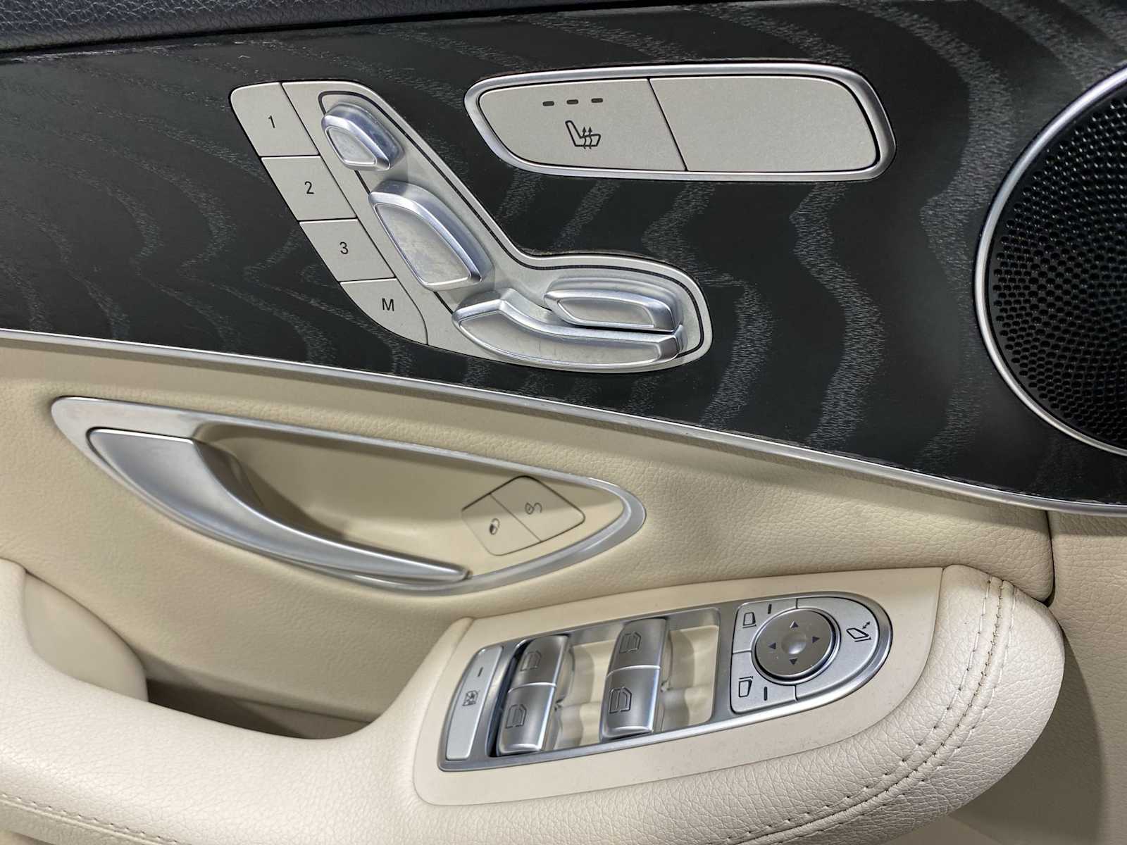 2017 Mercedes-Benz C-Class C 300 23