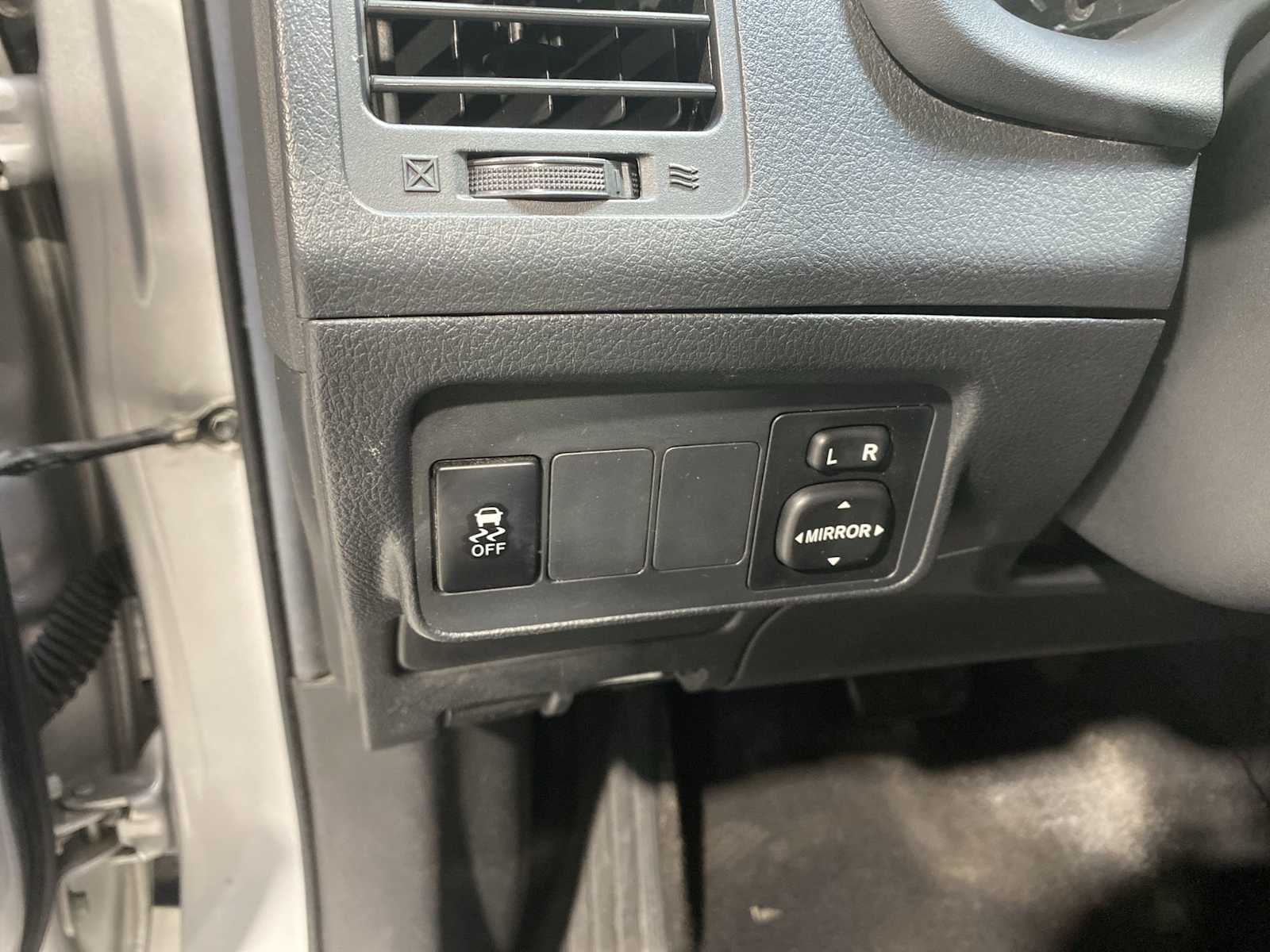 Thumbnail: 2011 Toyota Corolla - 23