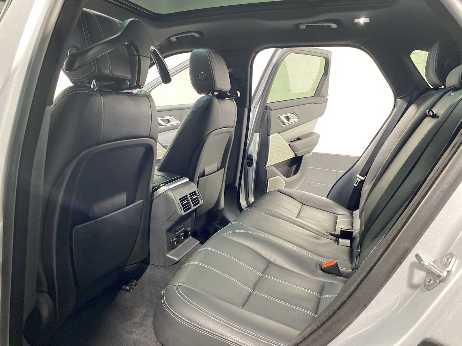 Thumbnail: 2019 Land Rover Range Rover Velar - 12
