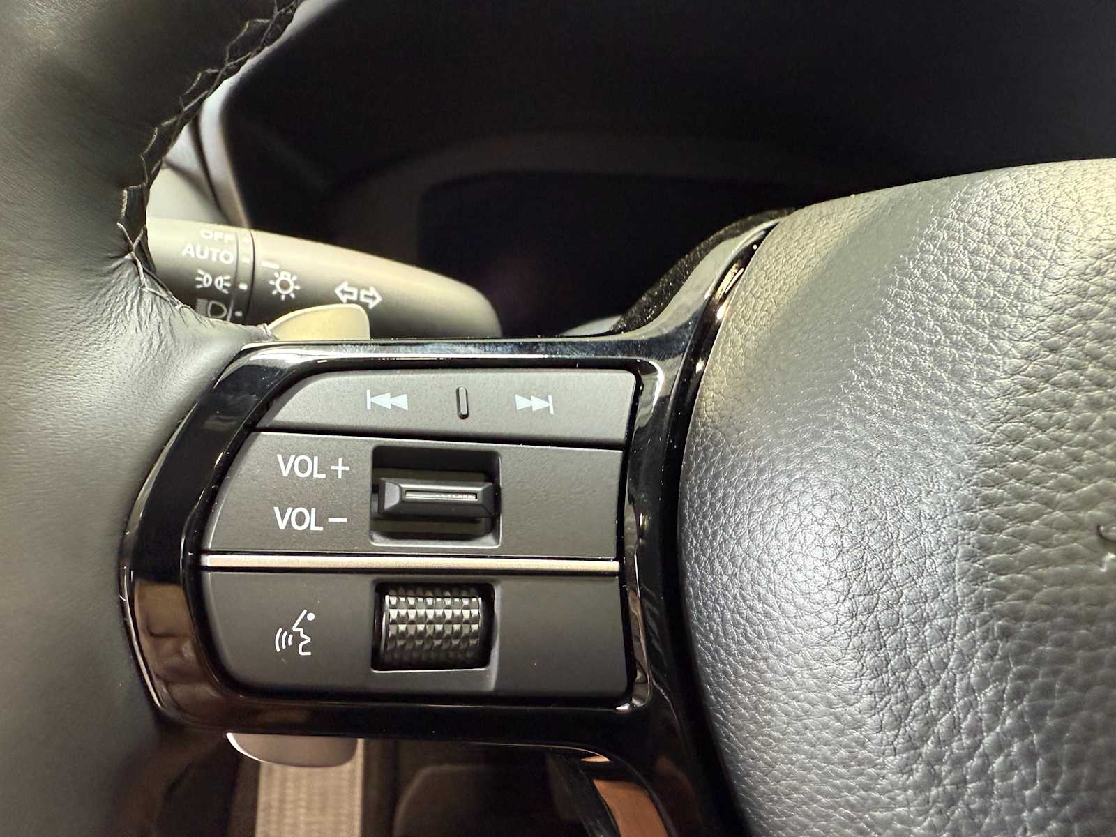 Thumbnail: 2025 Acura ADX - 16