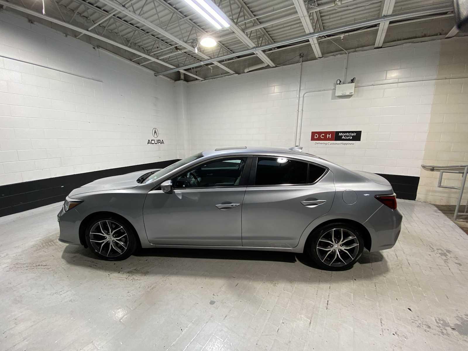 Thumbnail: 2020 Acura ILX - 3
