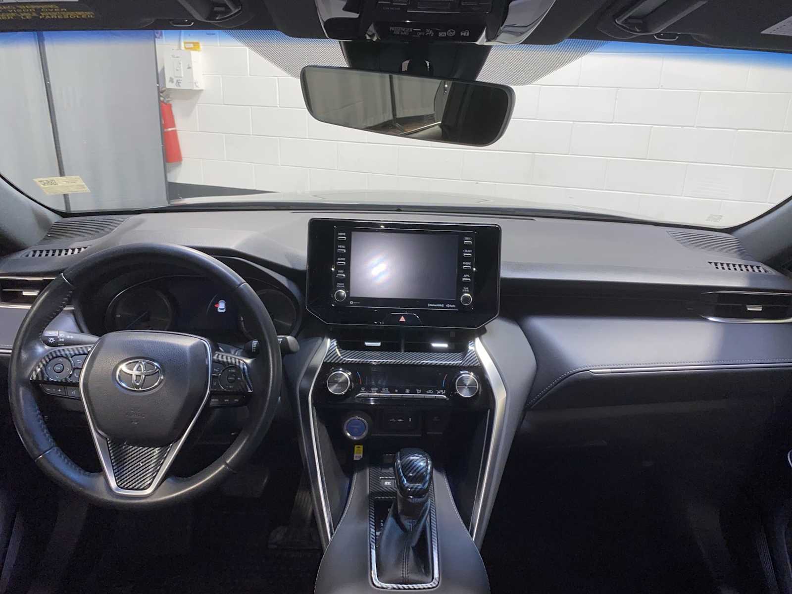 Thumbnail: 2022 Toyota Venza - 10