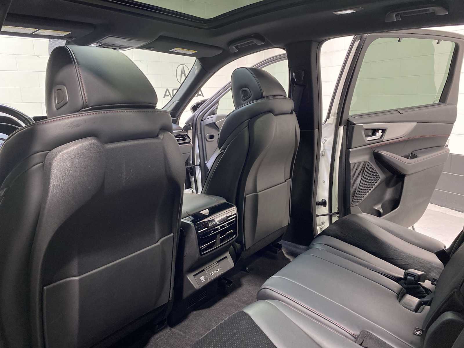 2023 Acura MDX Base 12