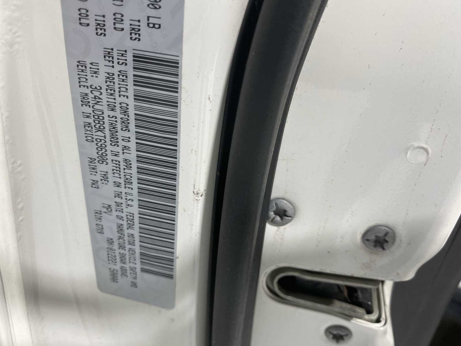 Thumbnail: 2019 Jeep Compass - 21