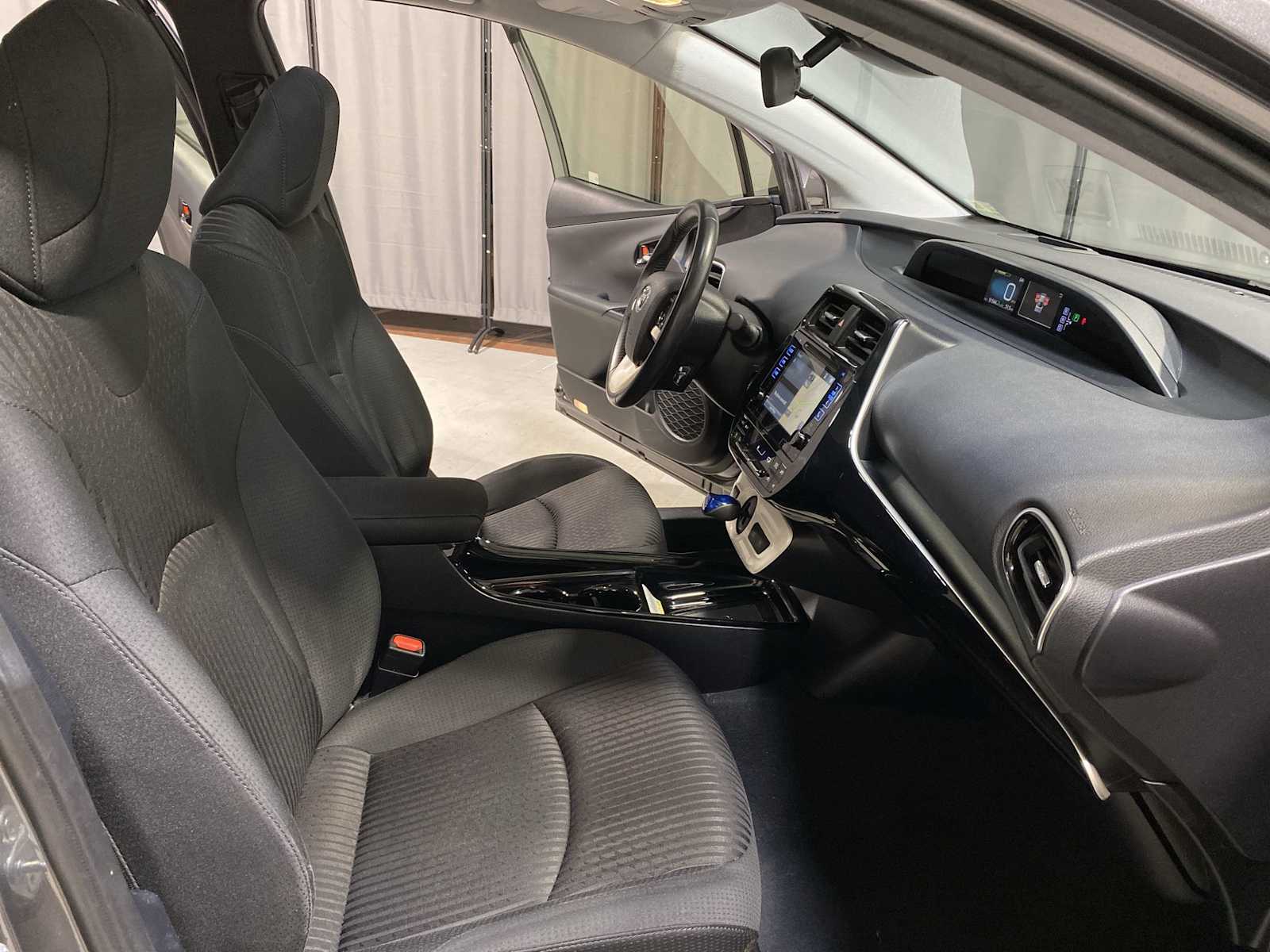 2017 Toyota Prius Three 14