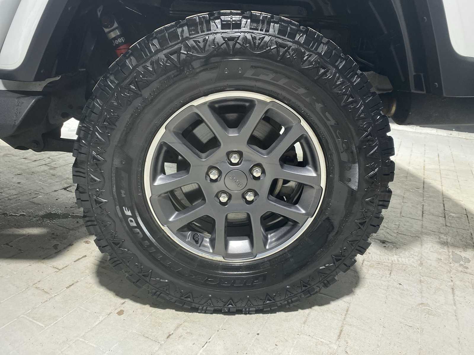 Thumbnail: 2020 Jeep Gladiator - 7