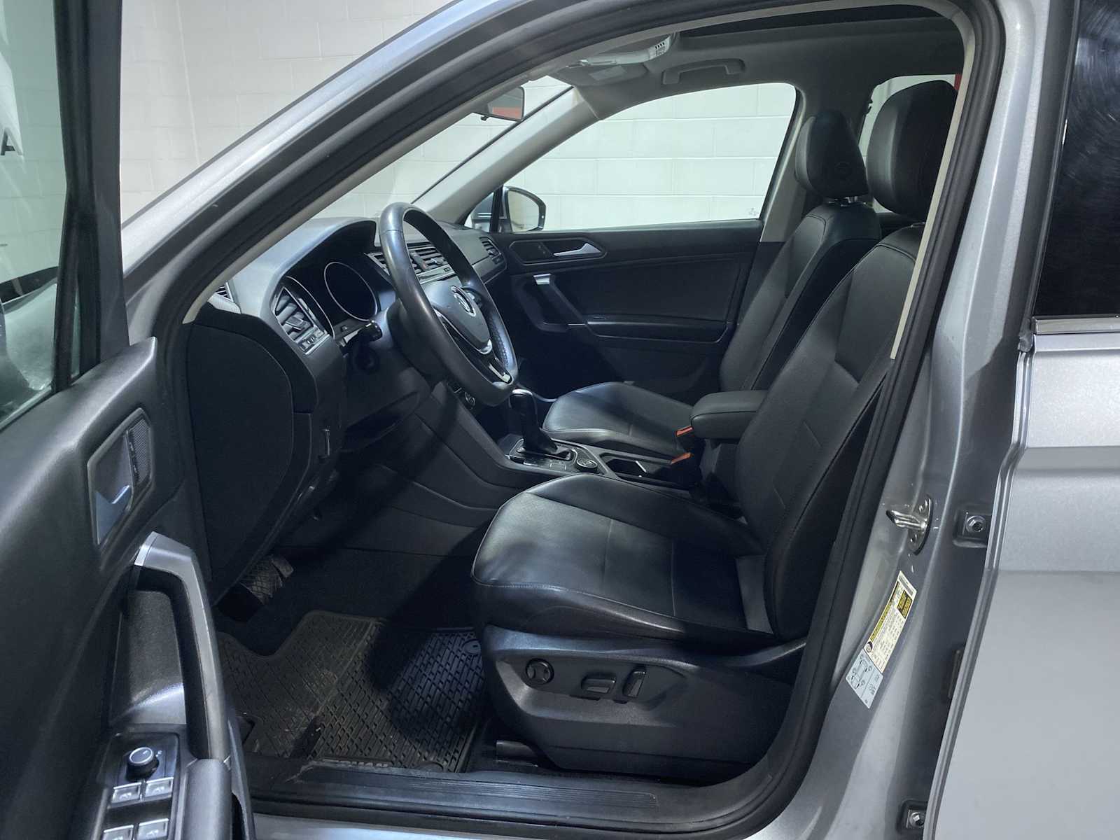 Thumbnail: 2020 Volkswagen Tiguan - 2