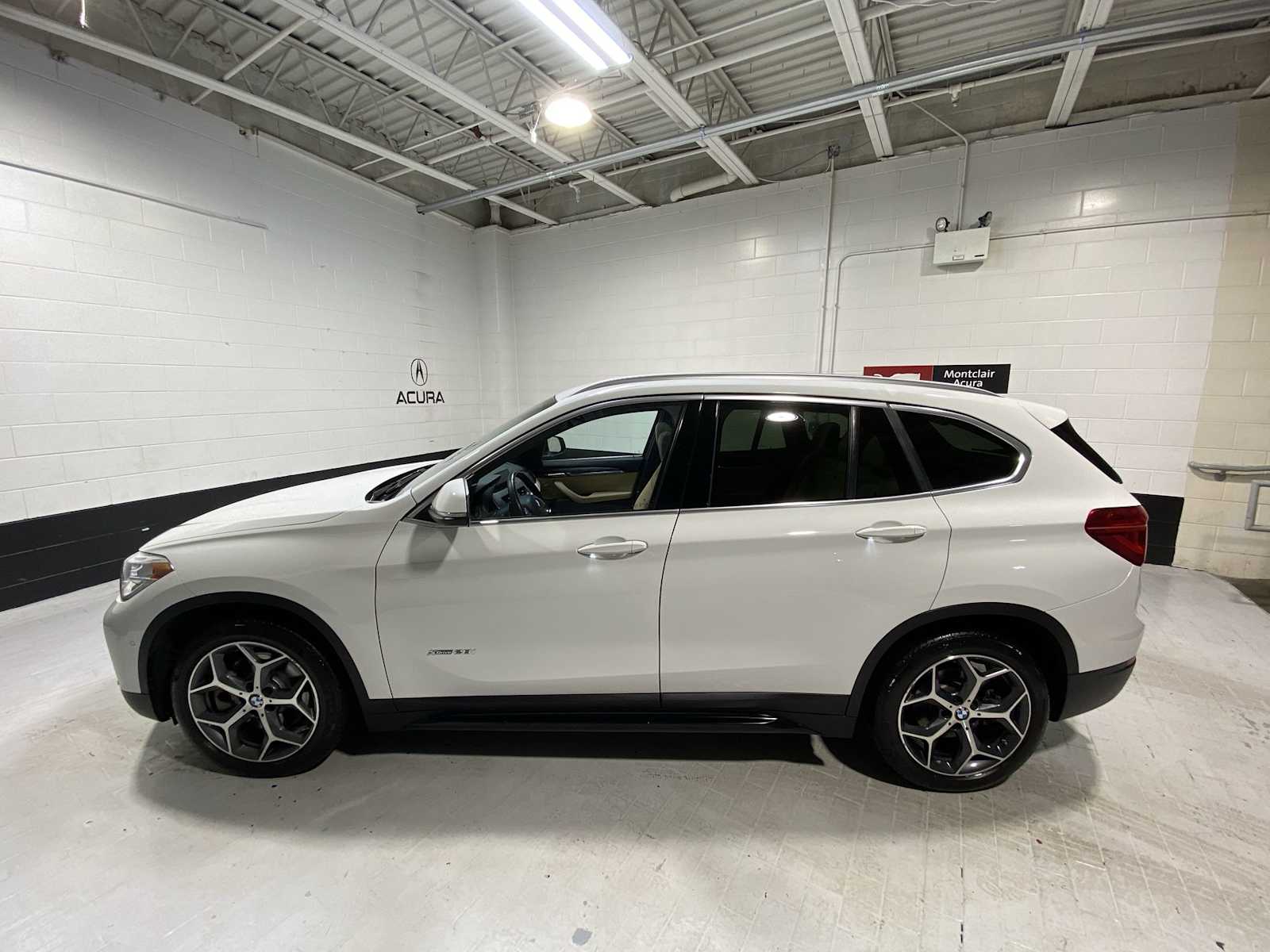 2017 BMW X1 xDrive28i 3