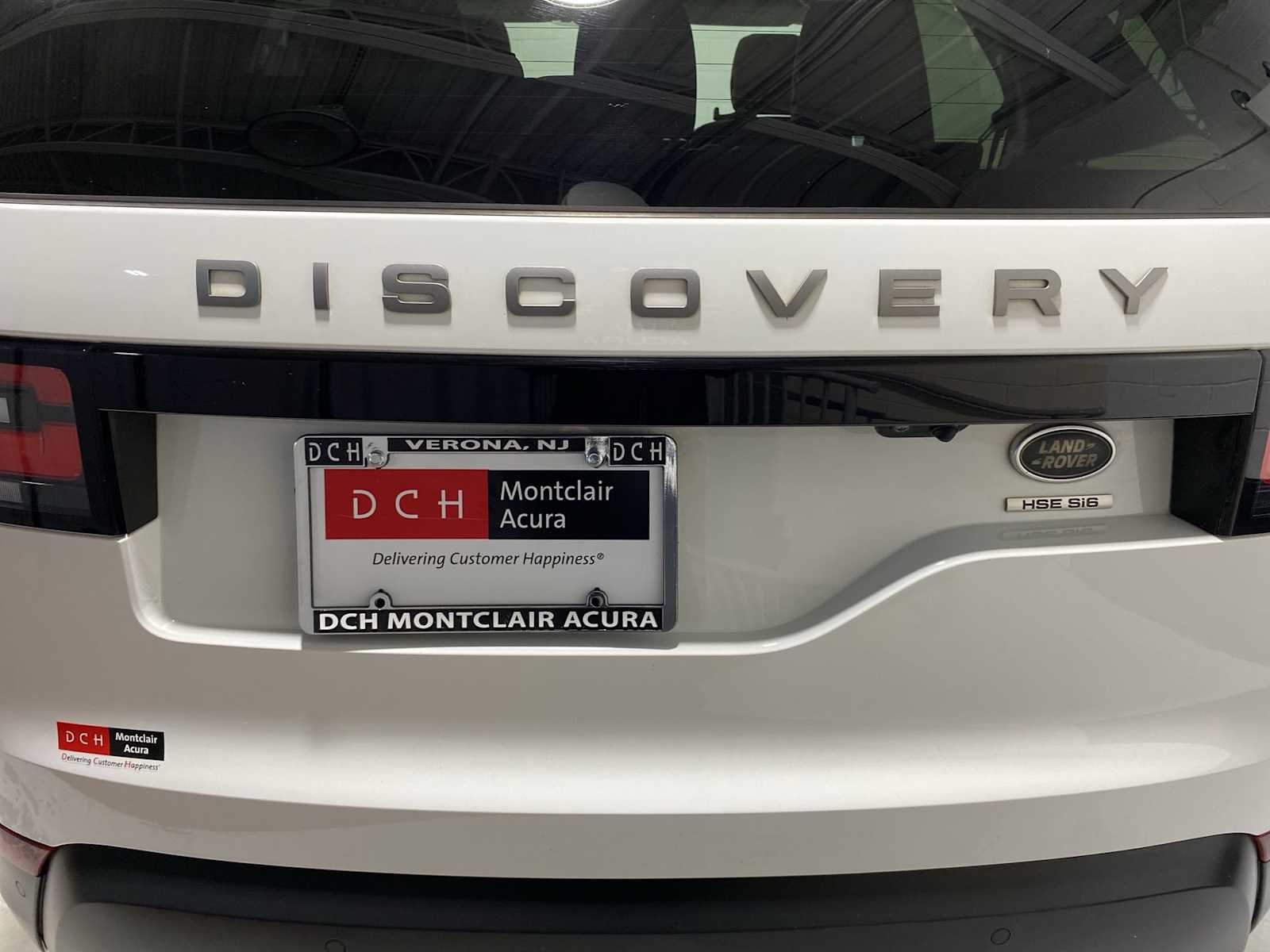Thumbnail: 2017 Land Rover Discovery - 7