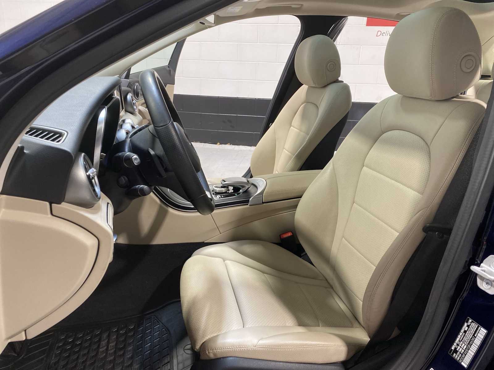 Thumbnail: 2016 Mercedes-Benz C-Class - 11